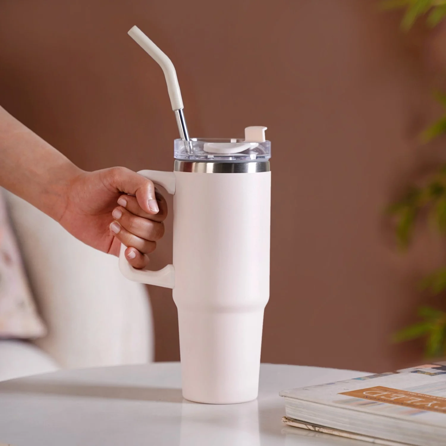 Glacio Double Wall Insulated Trending Sipper Water Bottle Moonbeam White 850ml - Image 3