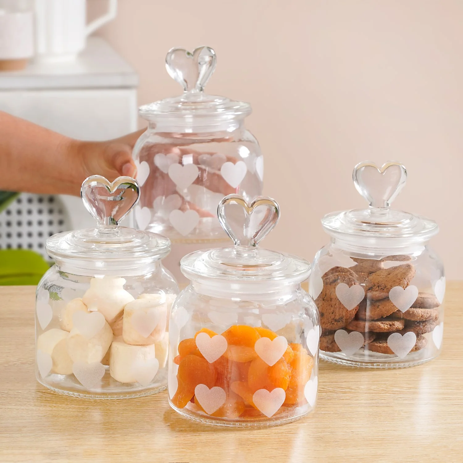 Glass Heart Knob Jar Set Of 4 700ml - Image 3