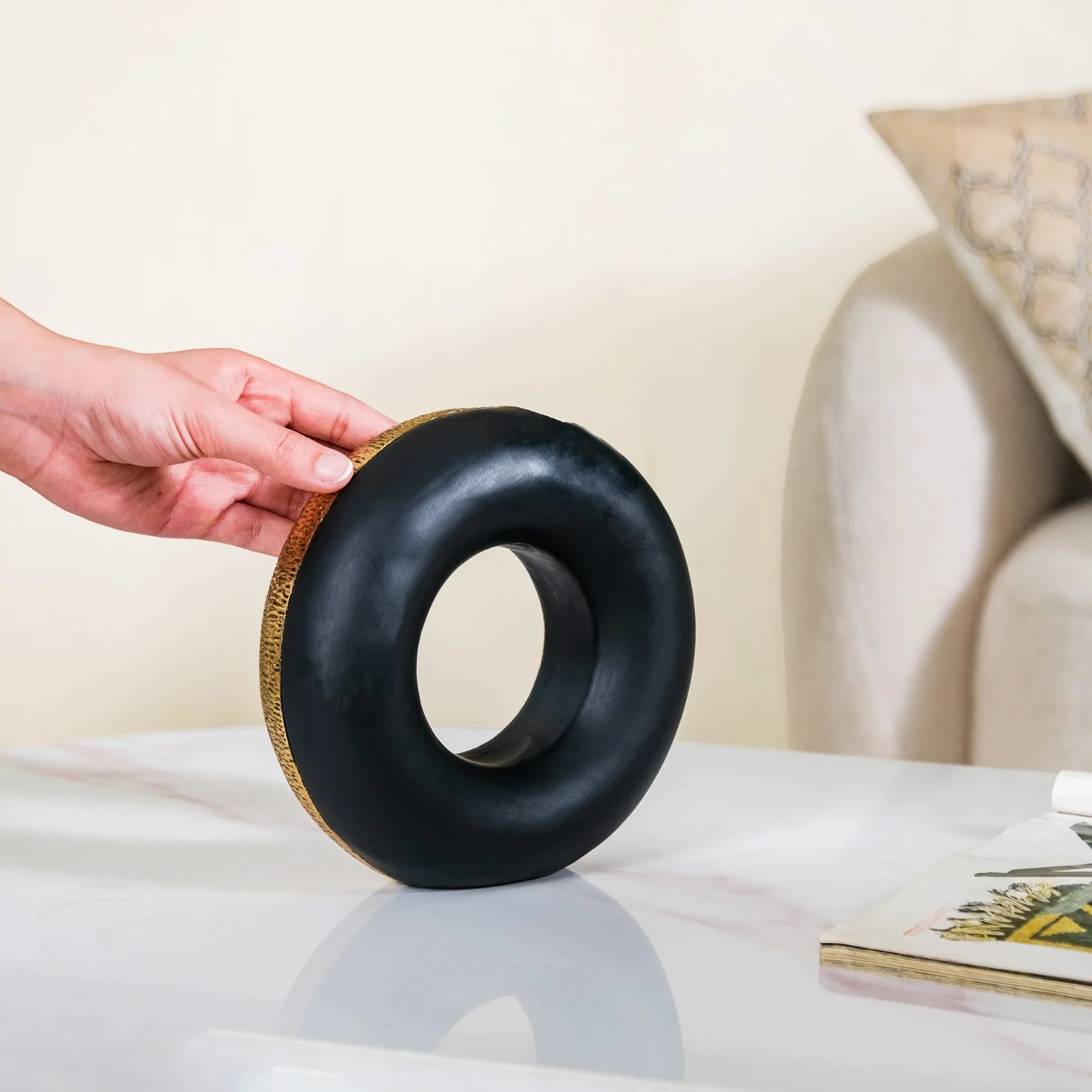 Gold Donut Showpiece Vase - Image 7