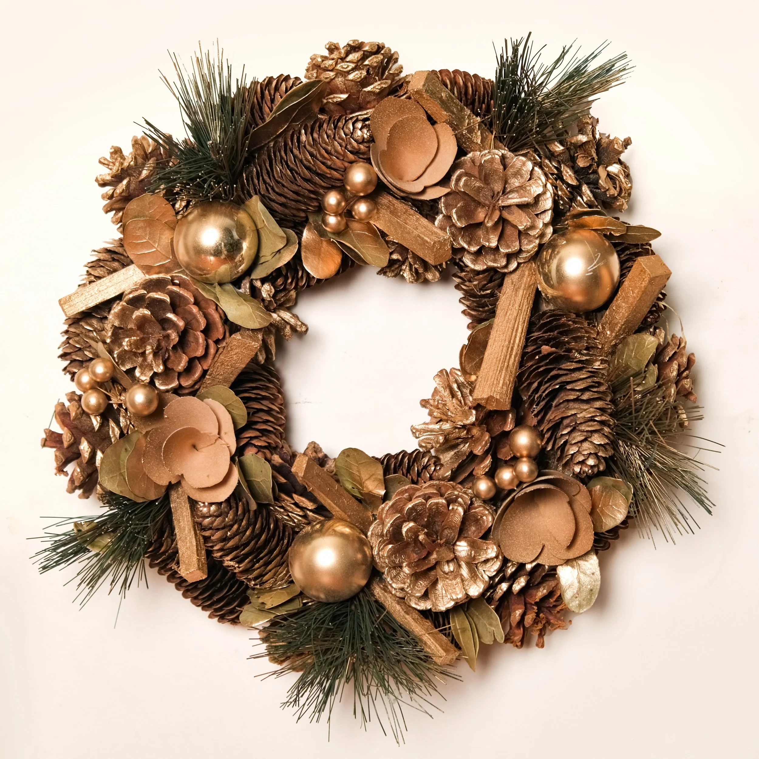 Golden Forest Sustainable Decorative Wreath - Image 7