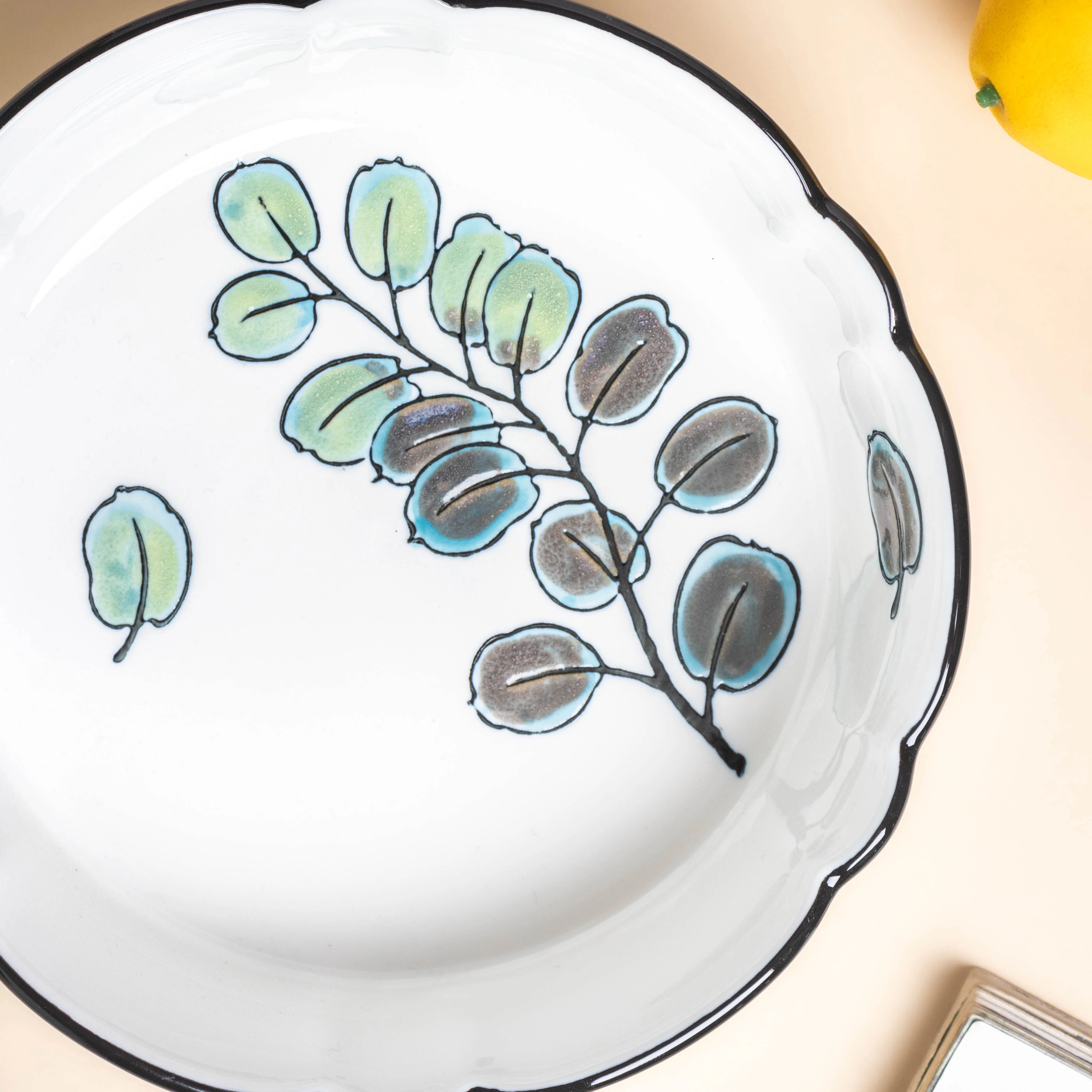 Green Aspen Leaves Serving Bowl 7.5 Inch - Image 6