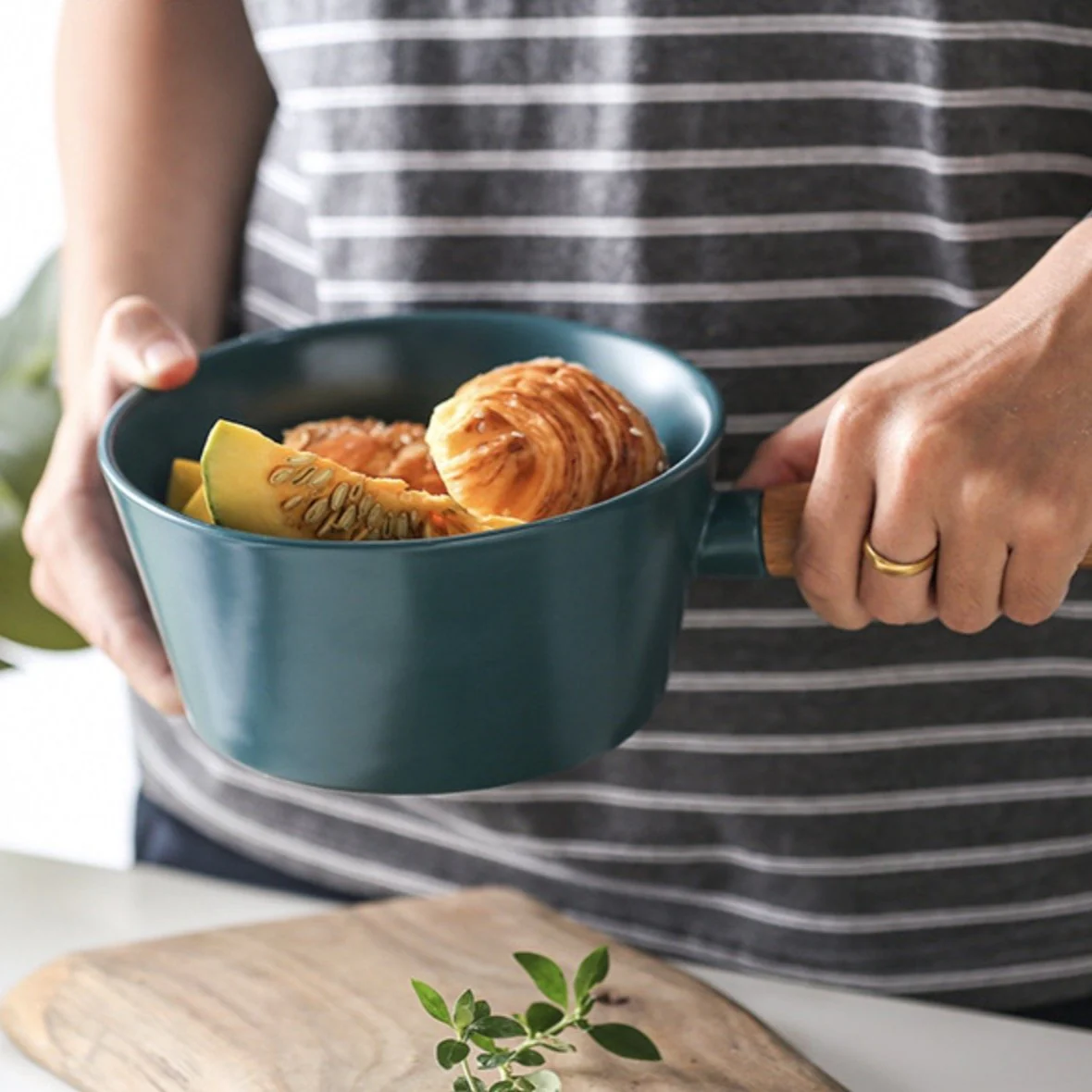 Green Bowl With Handle L - Image 4
