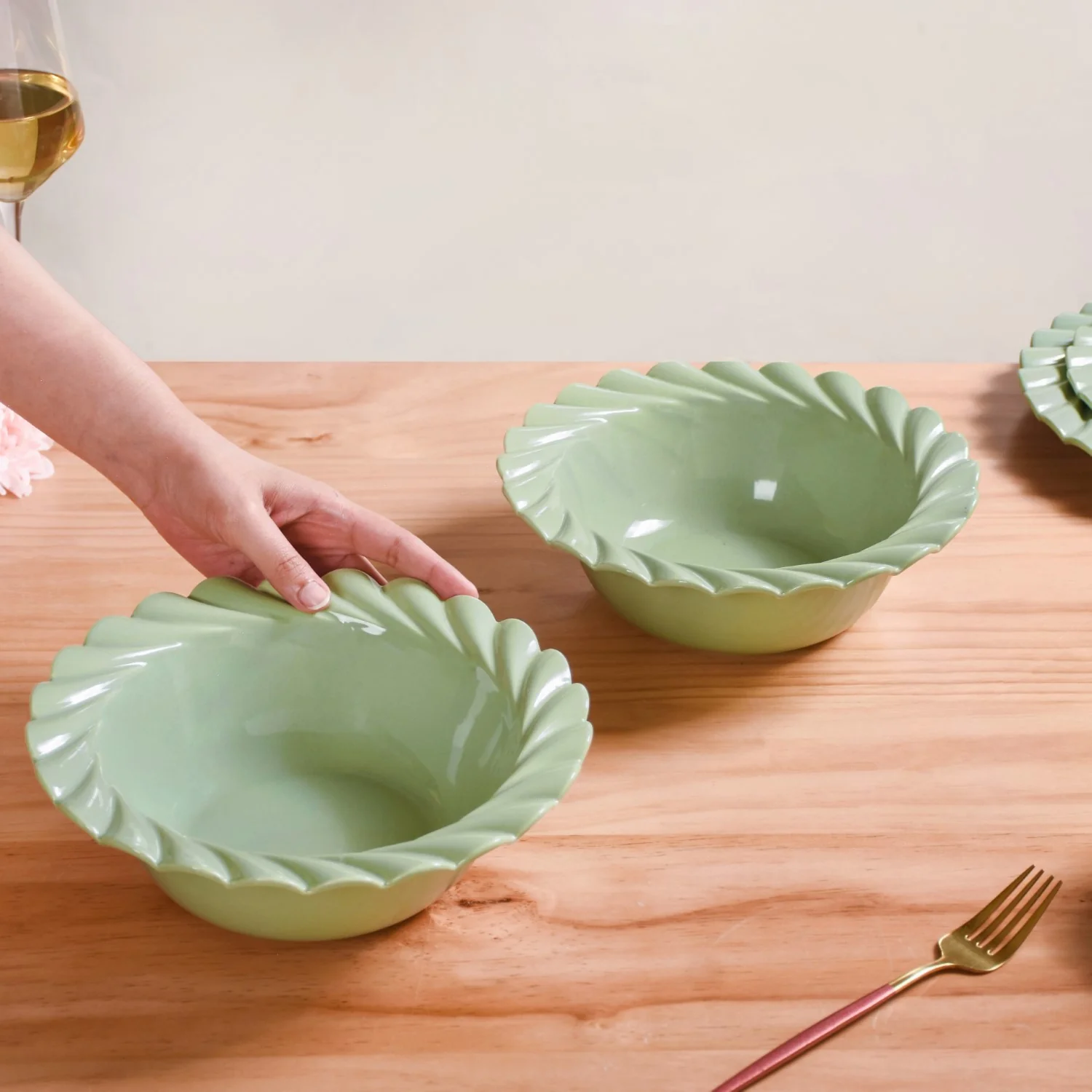 Green Scallop Luxury Serving  Bowls Set Of 2 1000ml - Image 3