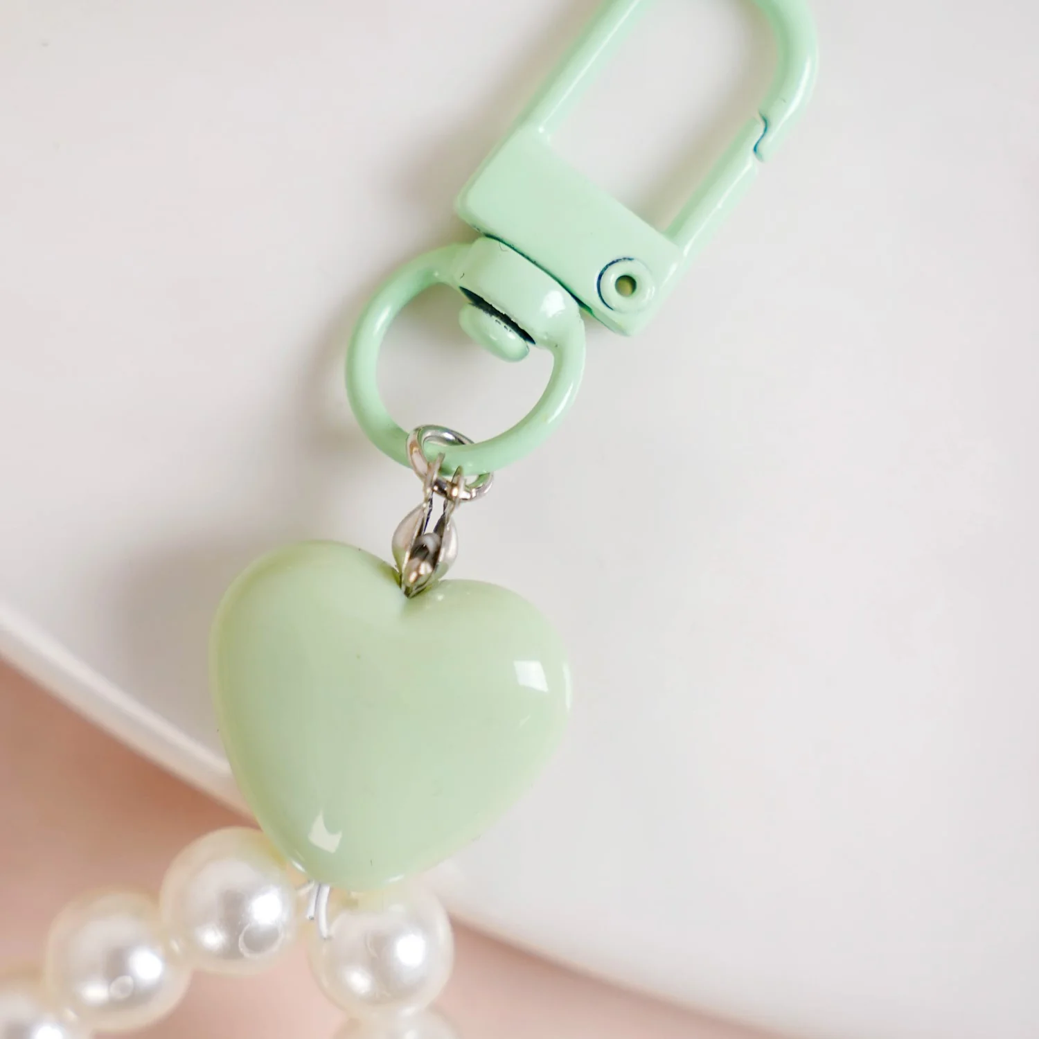 Green Sweetheart And Pearl Keychain - Image 5