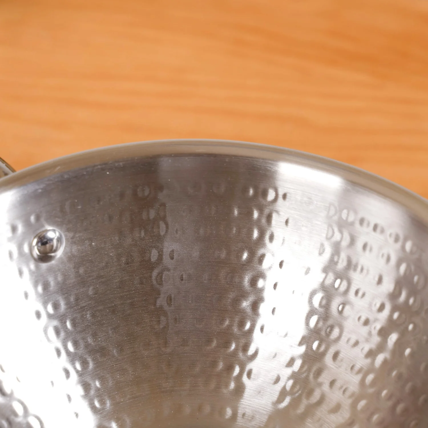 Hammered Tri Ply Induction Safe Stainless Steel Kadai With Lid 2250ml - Image 8