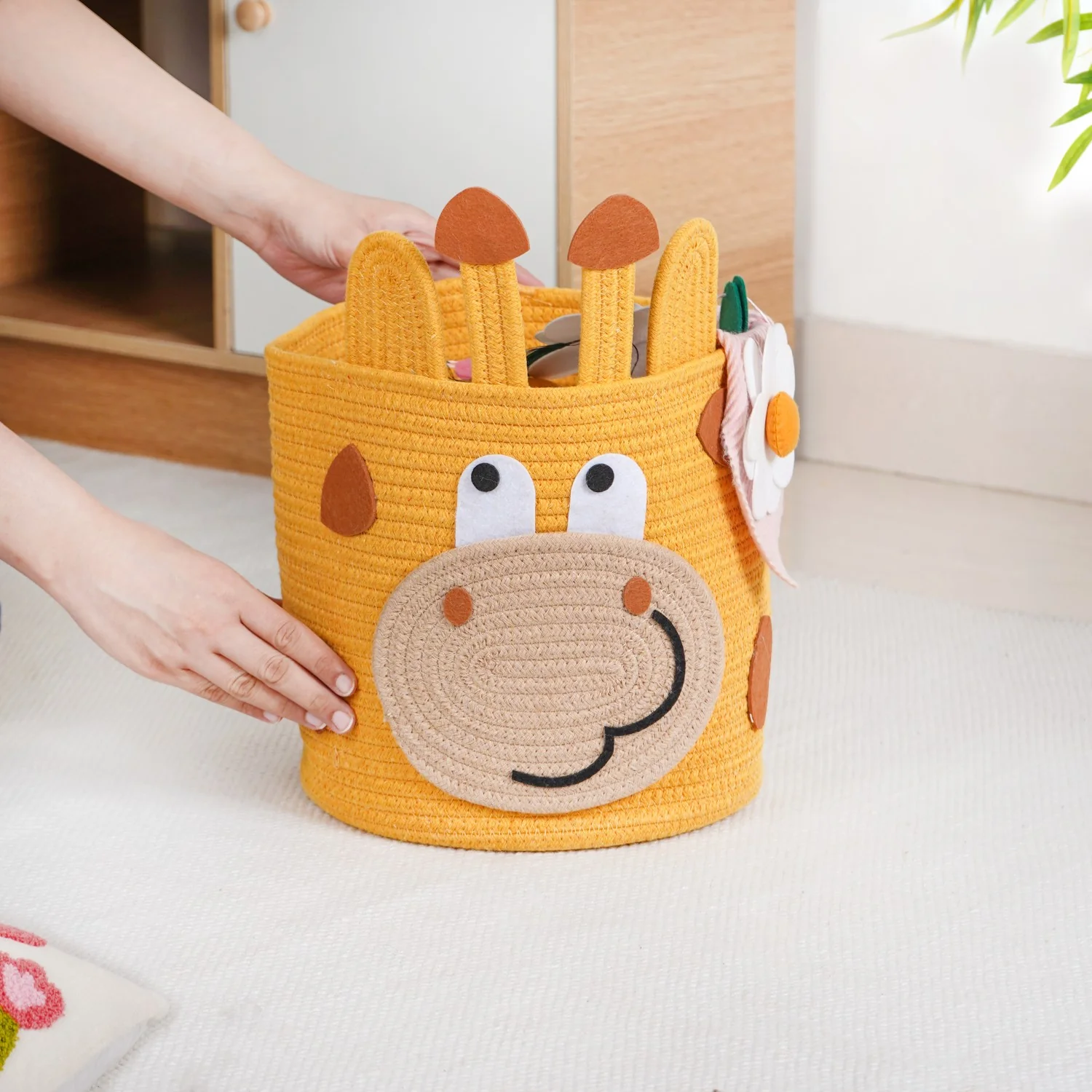 Happy Giraffe Organiser Basket For Kids Room 40cm - Image 2
