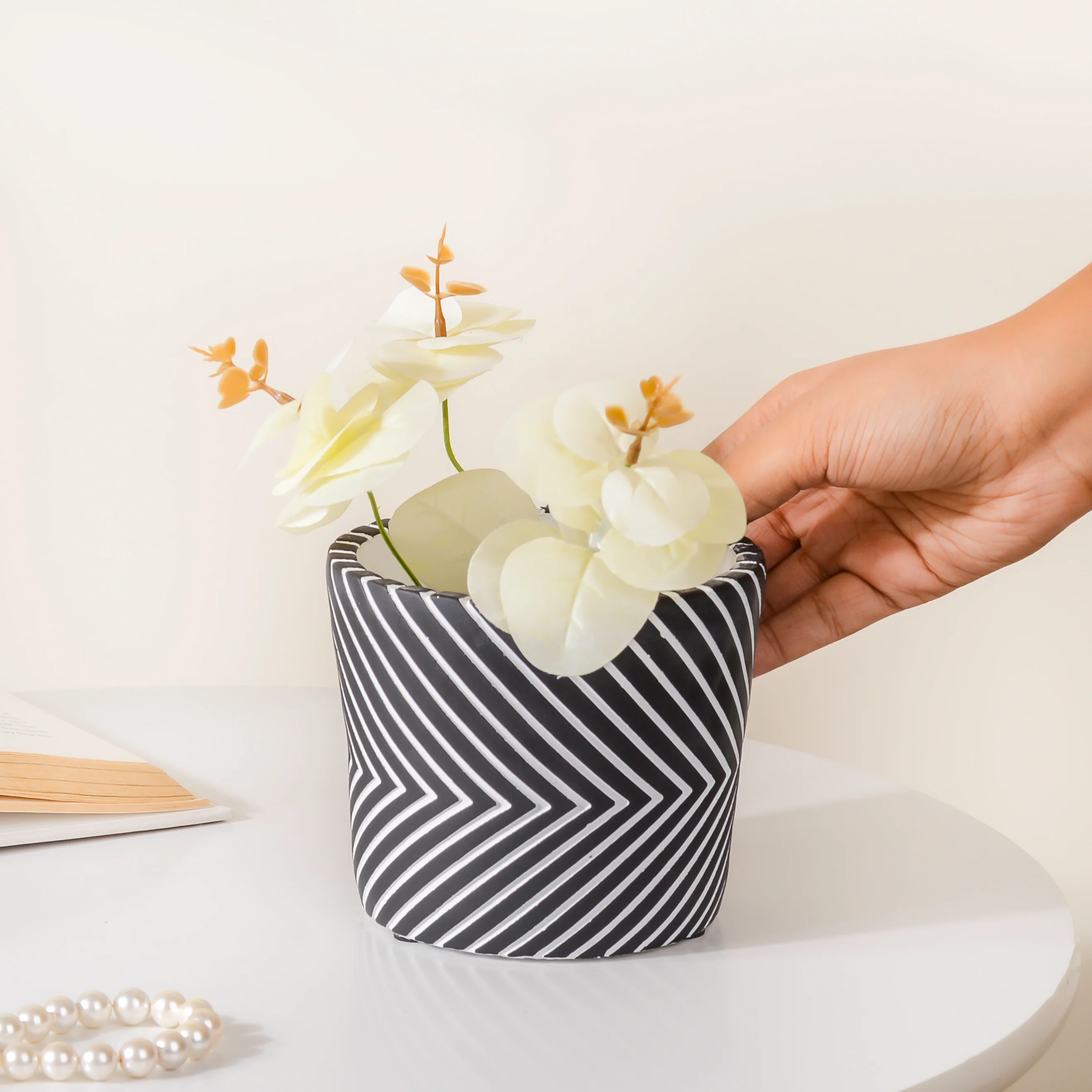 Horizontal Chevron Pot Small - Image 3
