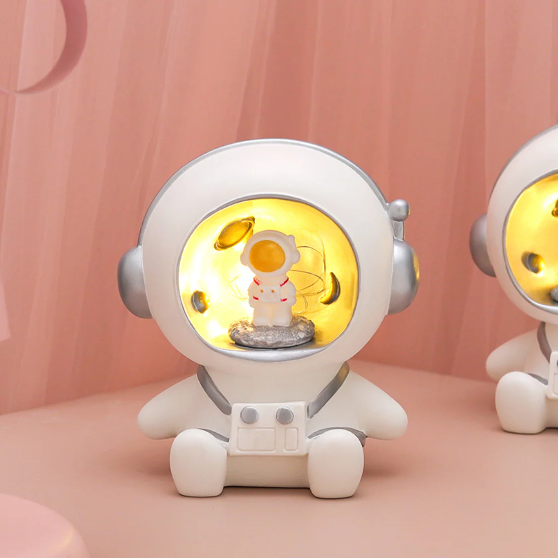 Inception Astronaut Showpiece - Image 3