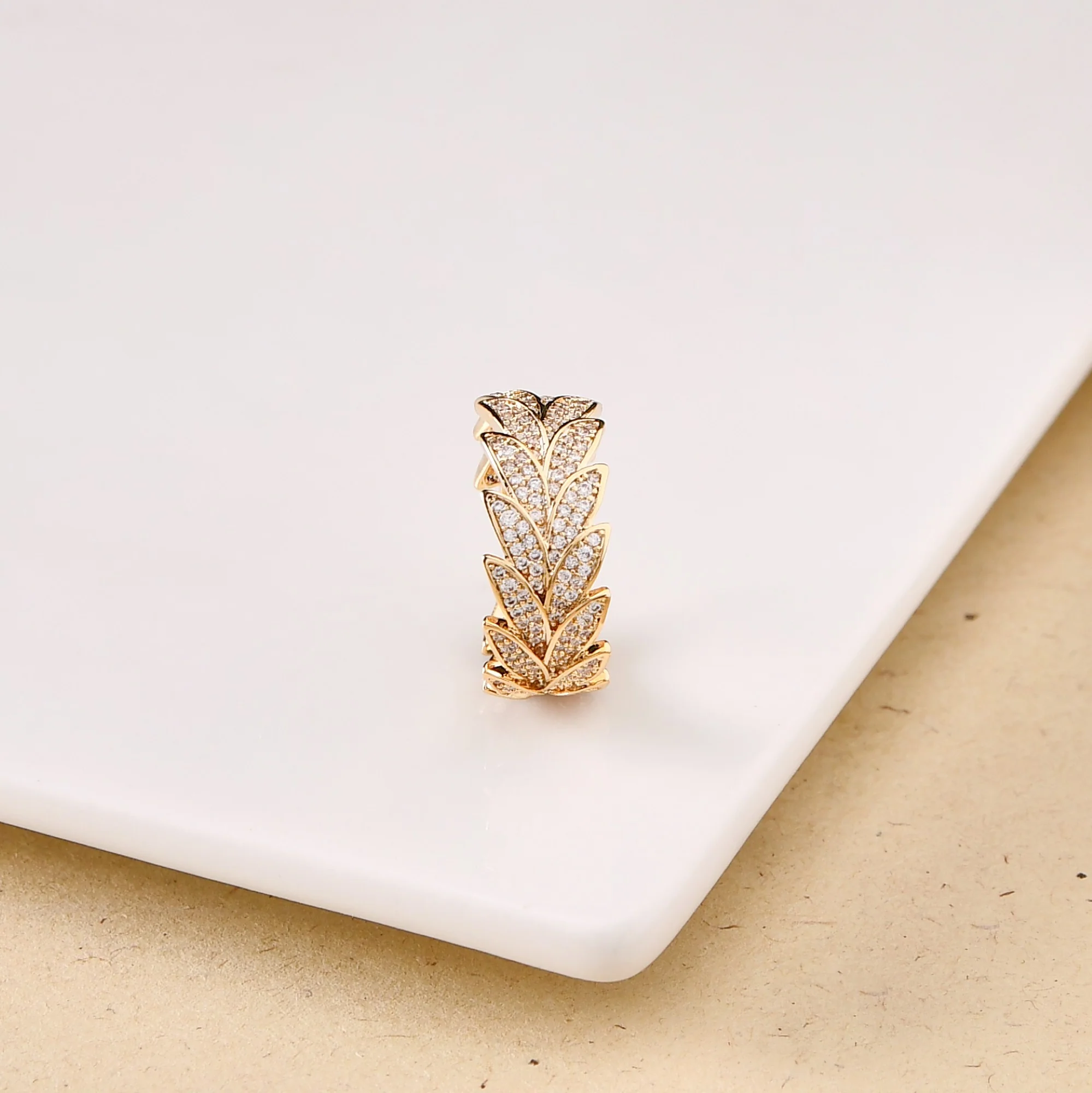 Iridescent Ivy Ring Gold - Image 6