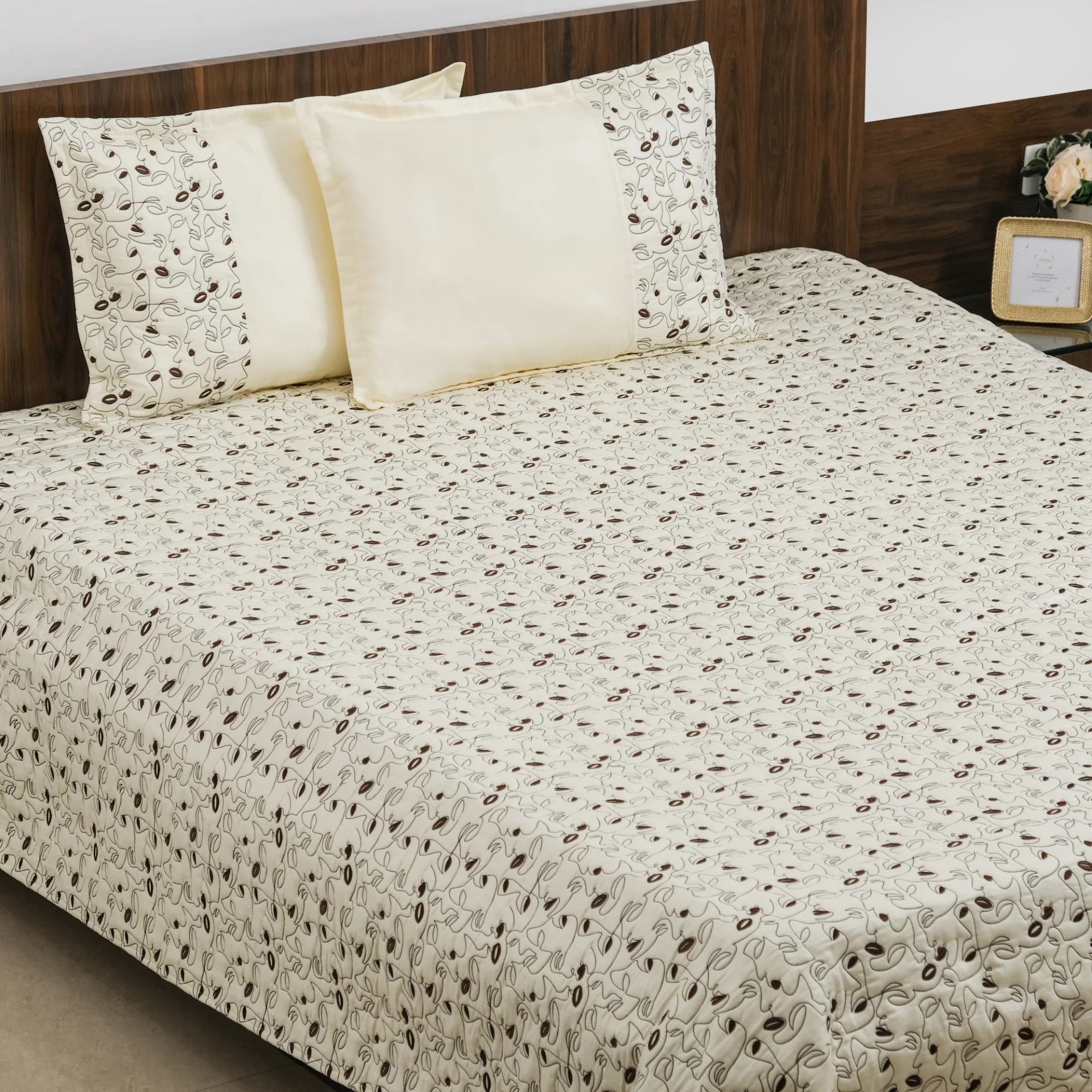 King Size Embroidered Cotton Bed Cover Off-White - Image 2