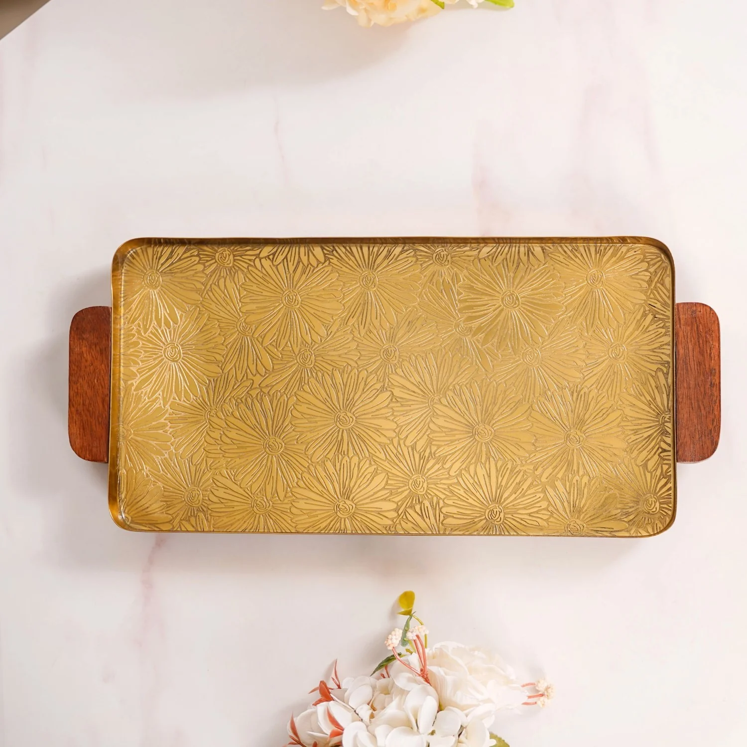 Large Daisy Embossed Metal Tray With Mango Wood Handles - Image 6