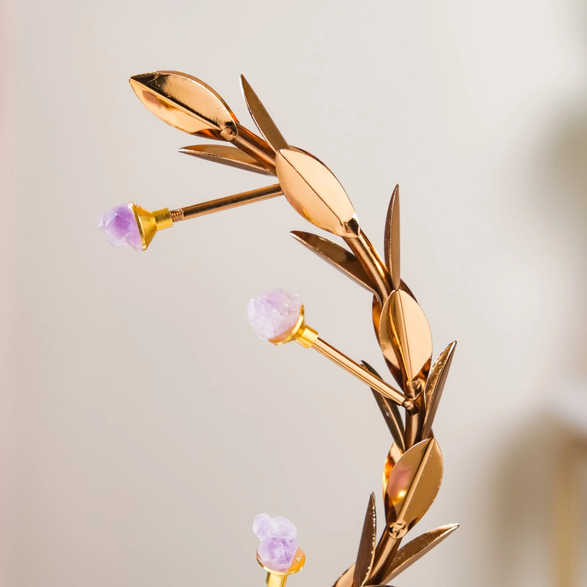 Laurel Wreath Showpiece With Agate Stones Gold - Image 5