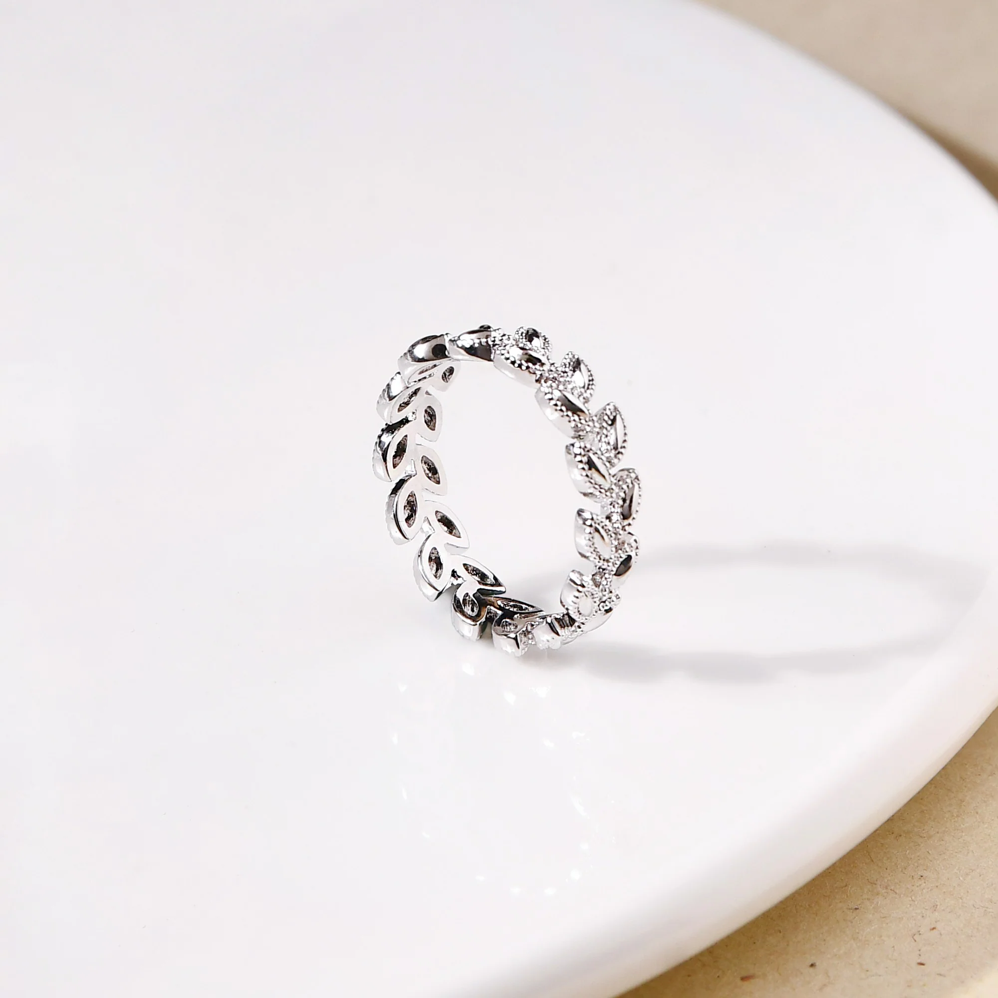 Laurel Wreath Silver Ring - Image 5
