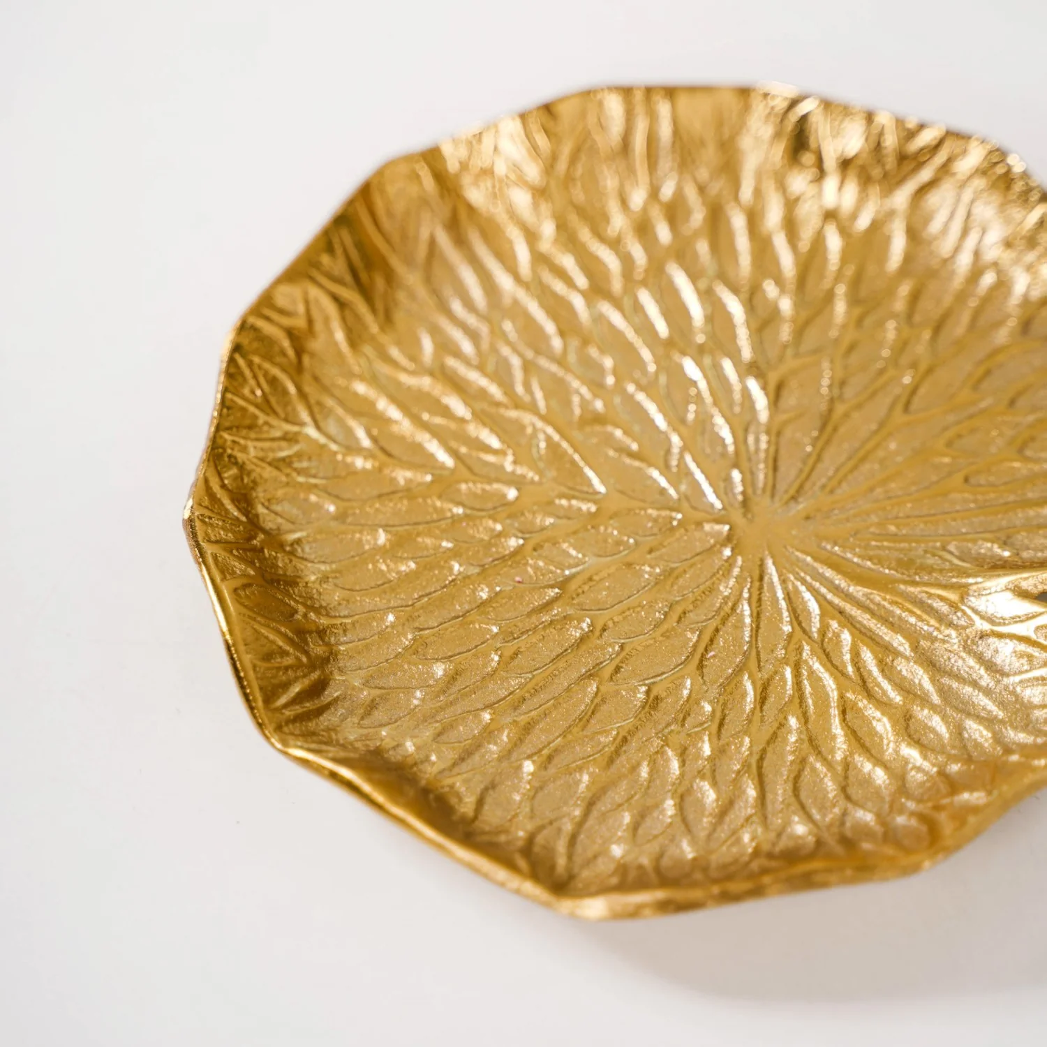 Lotus Leaf Metal Trinket Tray Gold Set Of 2 - Image 4