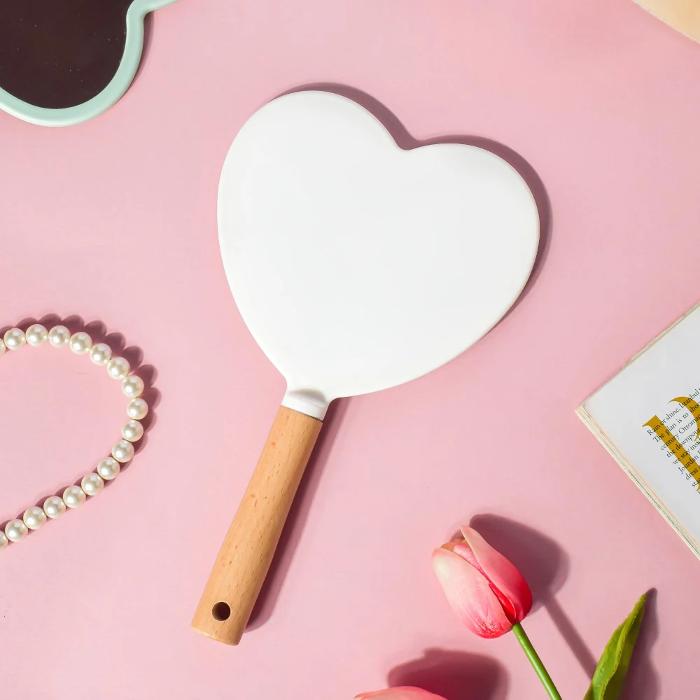 Love Heart Hand Mirror White - Image 3