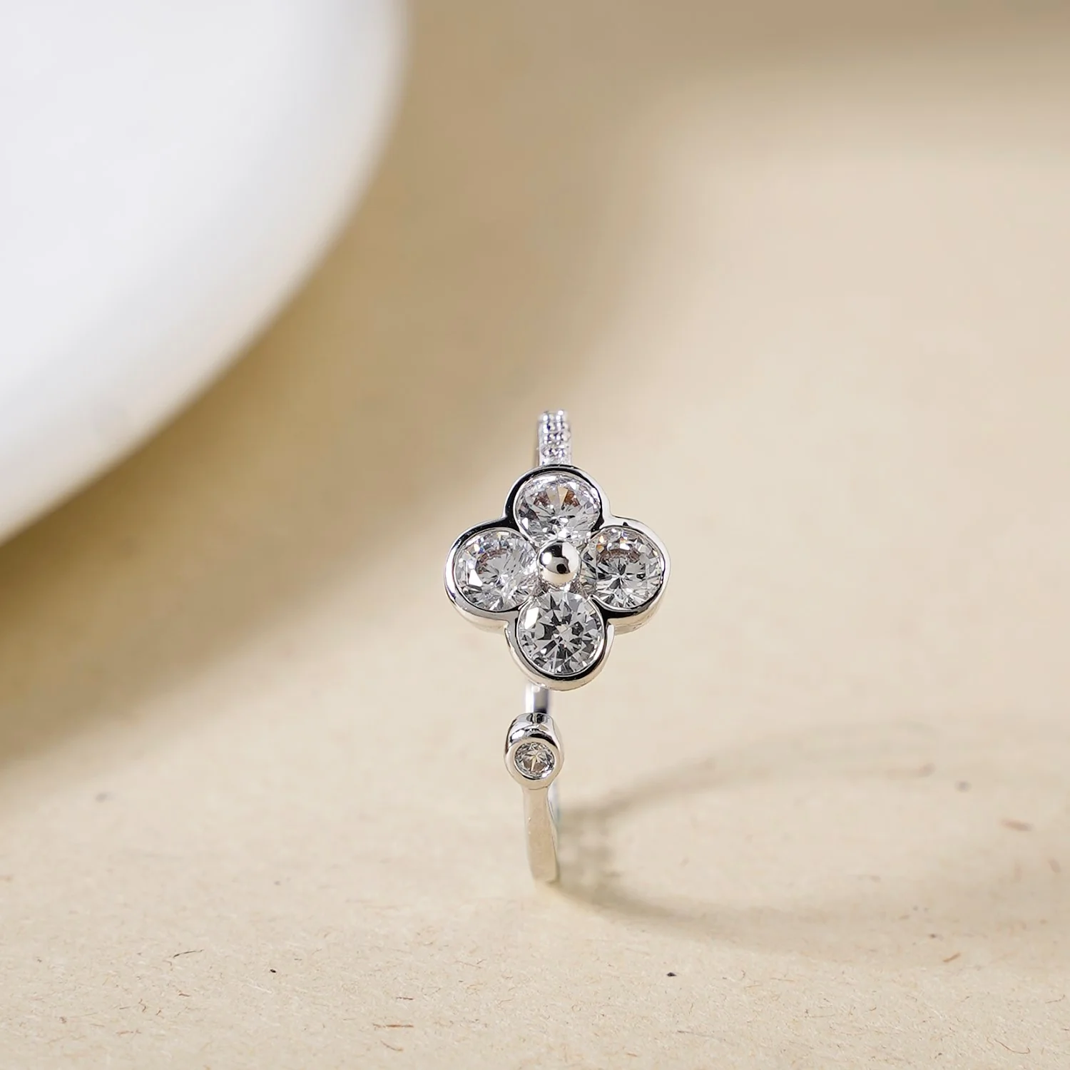 Lucky Four Leaf Clover Ring - Image 5
