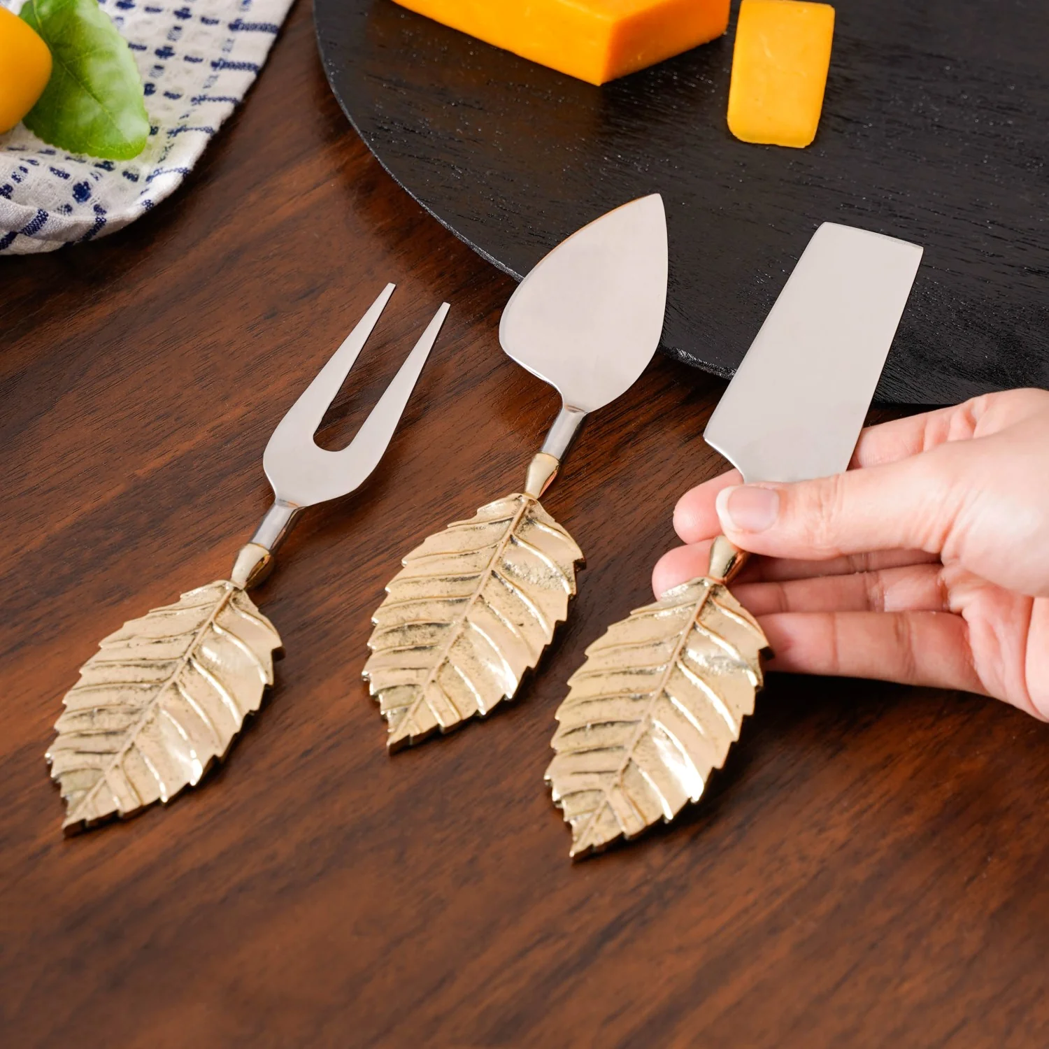 Luxury Leaf Design Cheese Knife Set Of 3 - Image 3