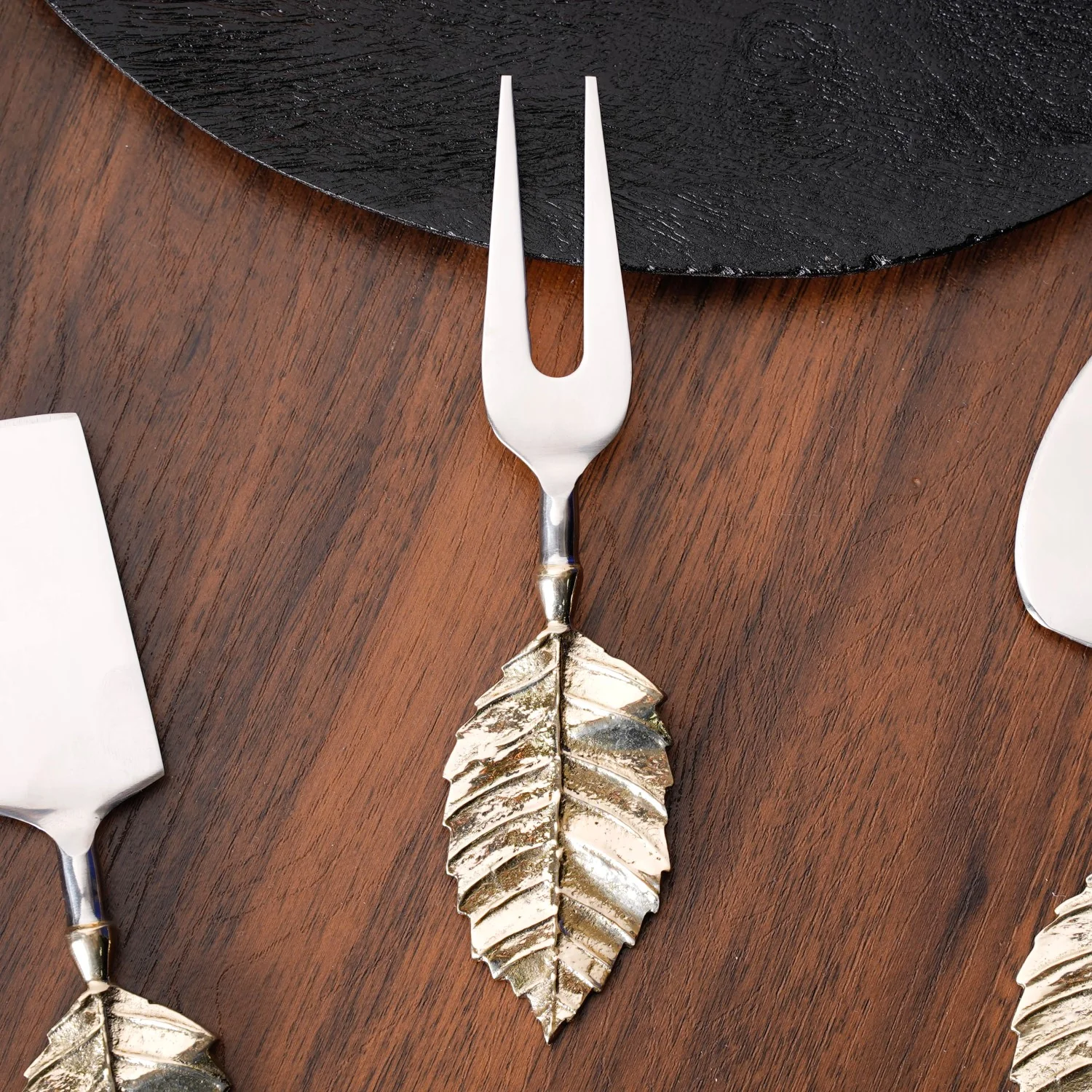 Luxury Leaf Design Cheese Knife Set Of 3 - Image 7