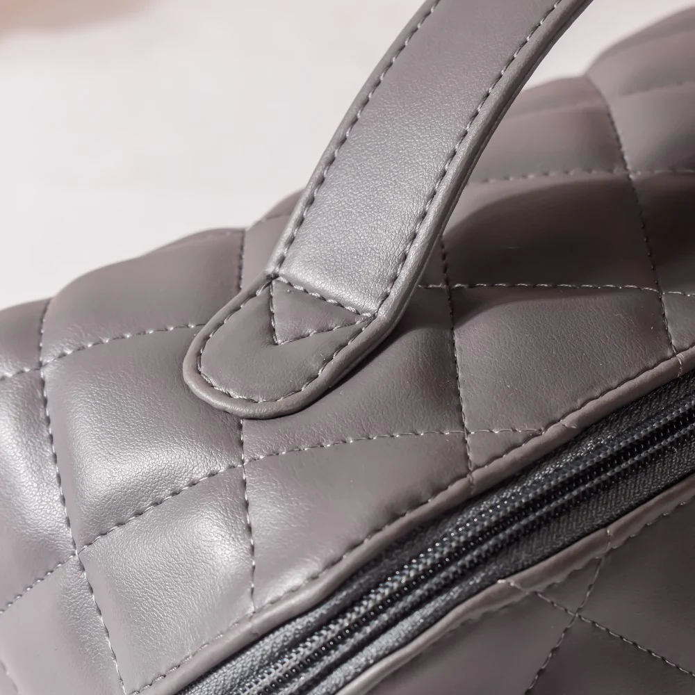 Makeup Pouch Large Capacity Quilted Grey - Image 14