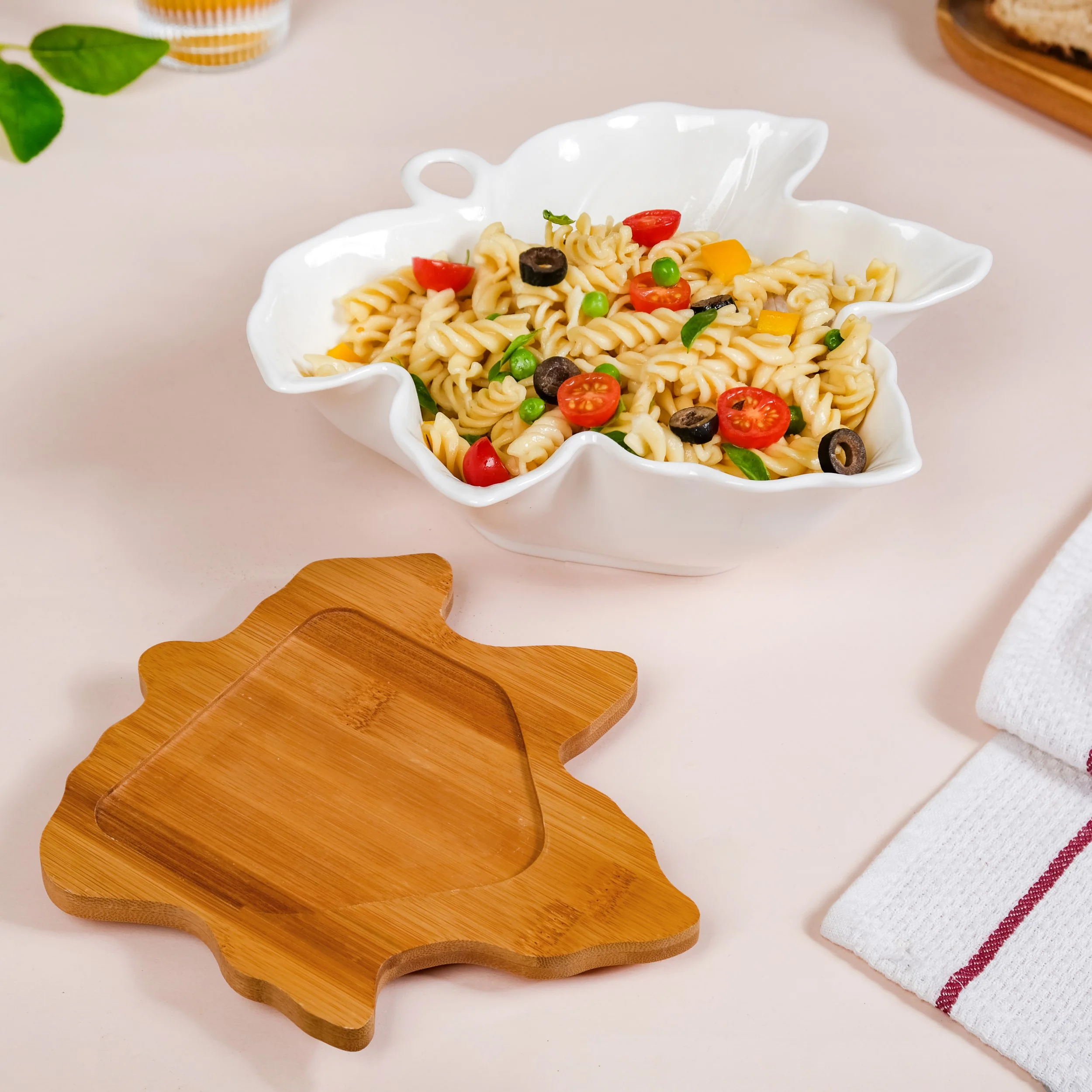 Maple Leaf Serving Bowl With Wooden Cutlery And Tray 1300ml - Image 8