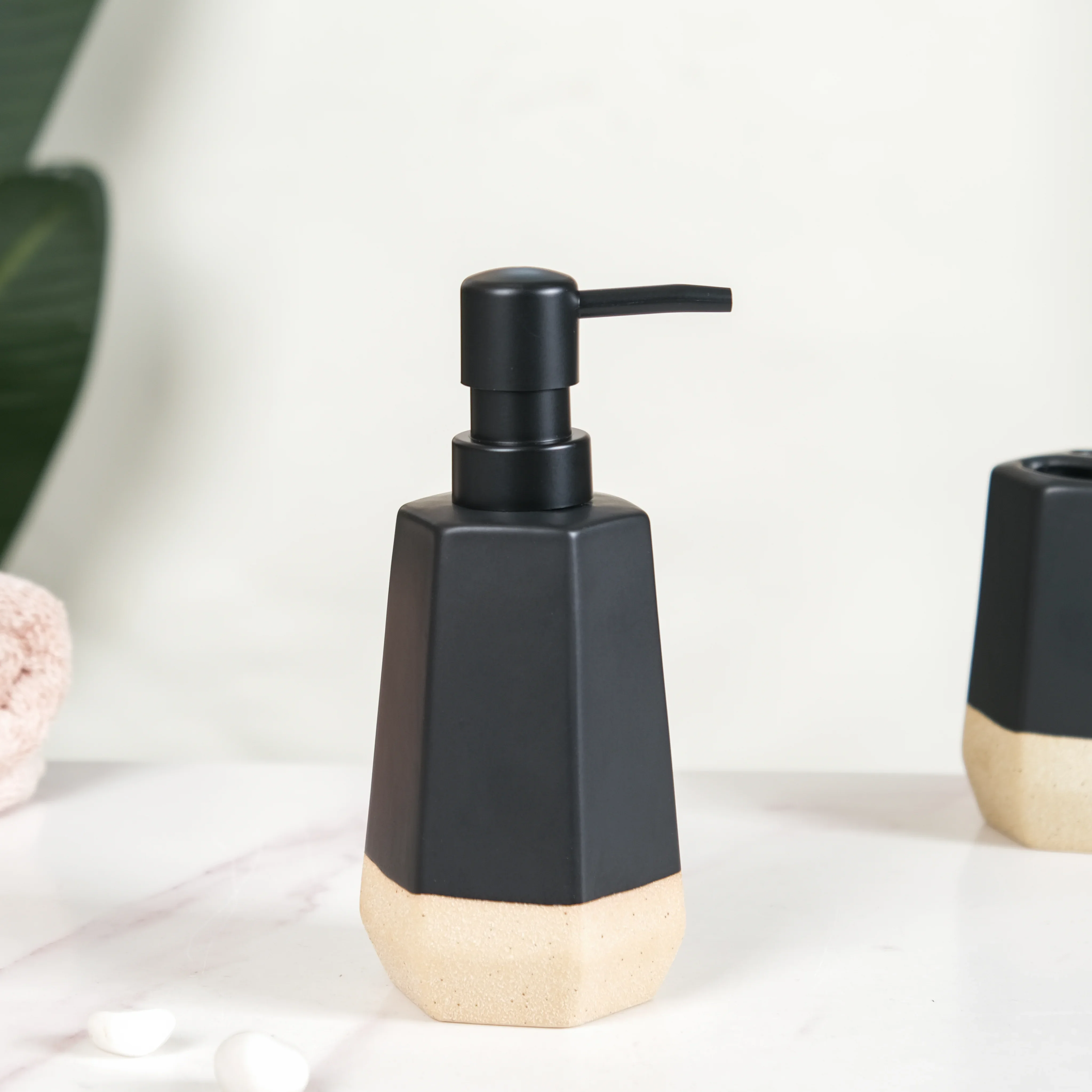 Matte Black Ceramic Bathroom Set Of 3 Dip Glazed - Image 7