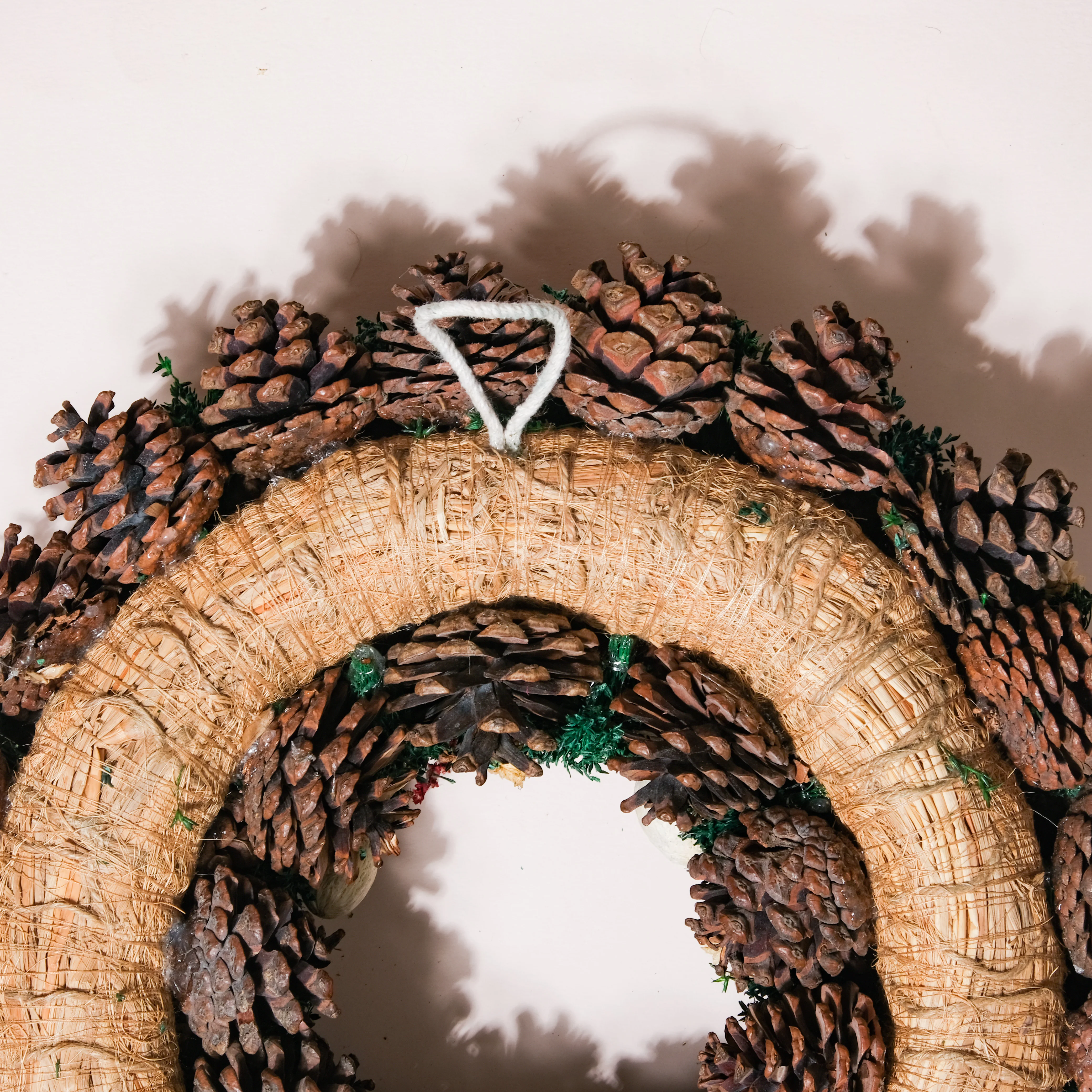Merry Christmas Wreath Of Pinecones And Berries 13 Inch - Image 10