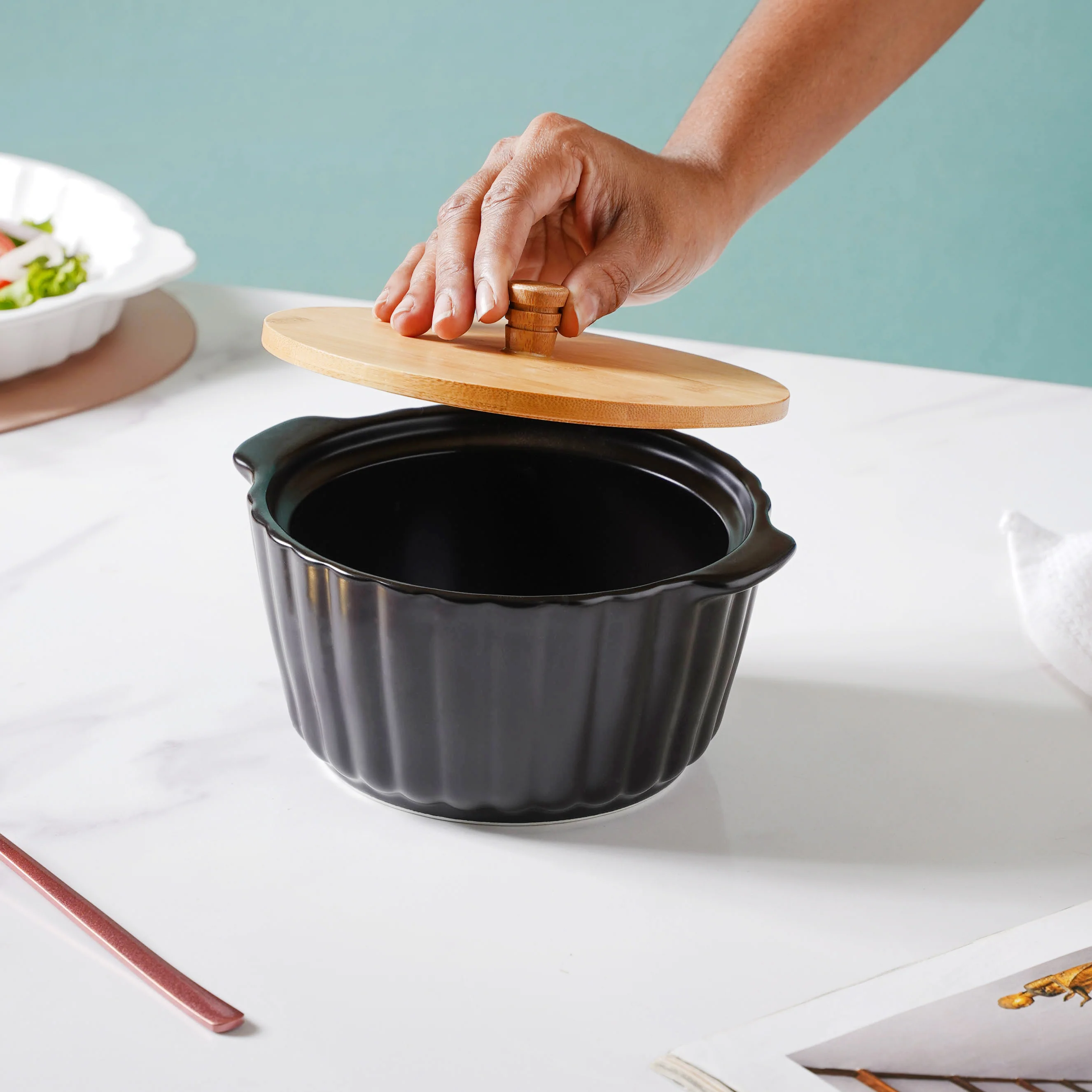 Midnight Black Scalloped Pot With Lid 8 Inch - Image 4
