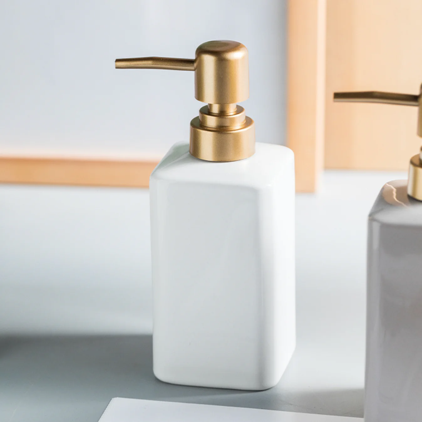 Modern Dispenser Bottle - Image 3