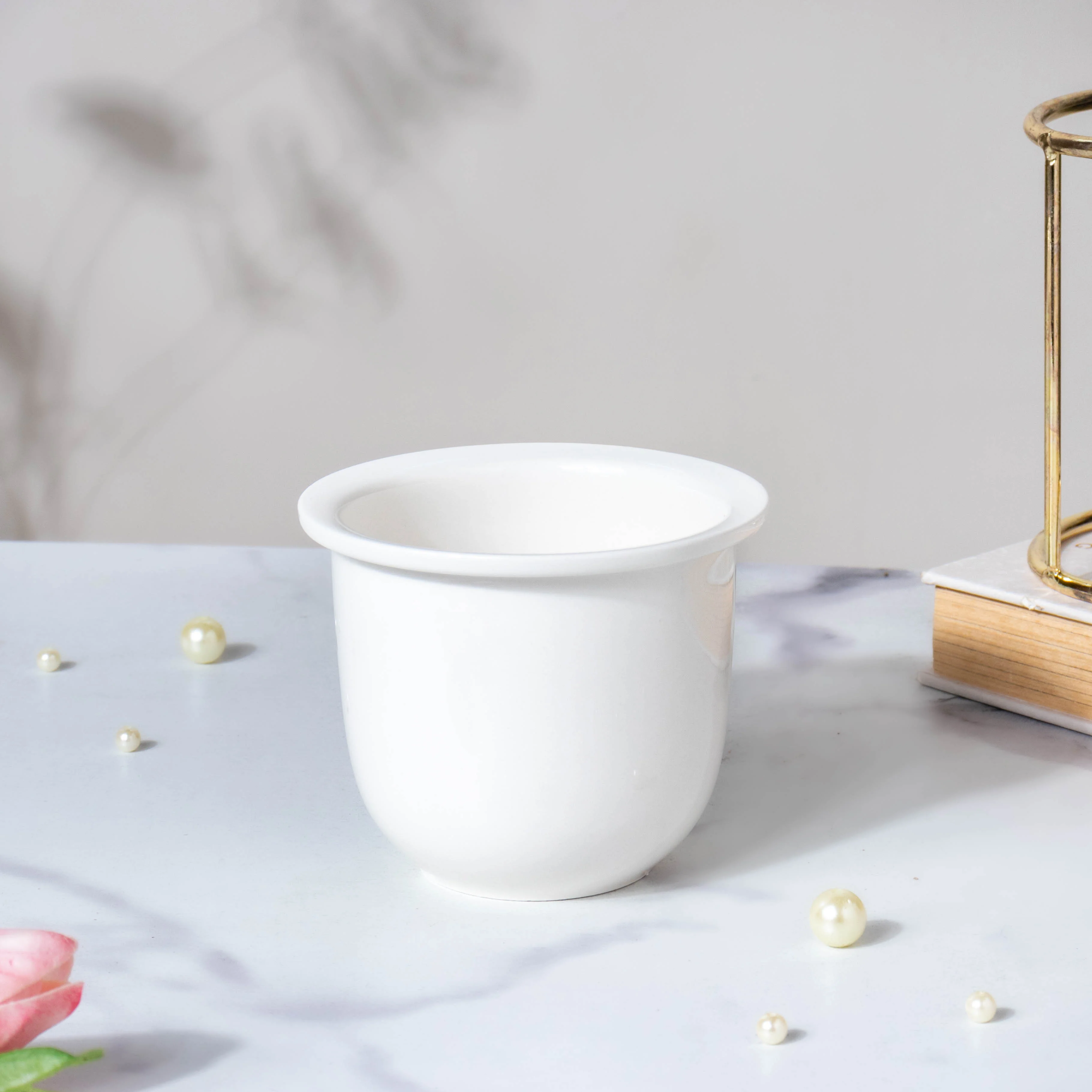 Modern Ivory Ceramic Planter With Glass Stand - Image 5