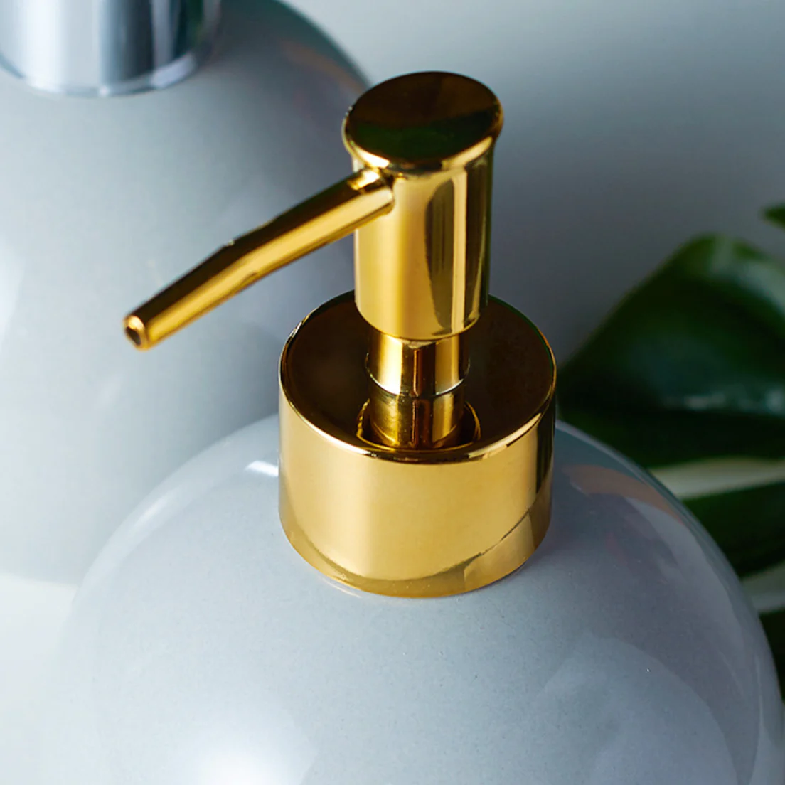 Modern Soap Dispenser - Image 12