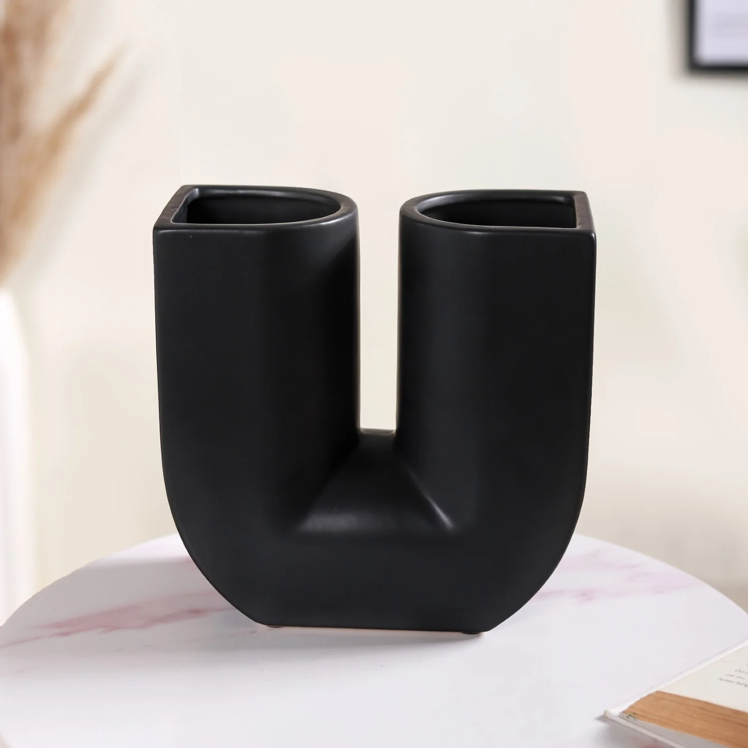 Modern U Shaped Vase Black - Image 10