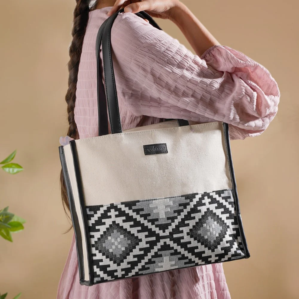 Nahua Canvas Magazine Tote Bag Small 12 x 10 Inch - Image 5