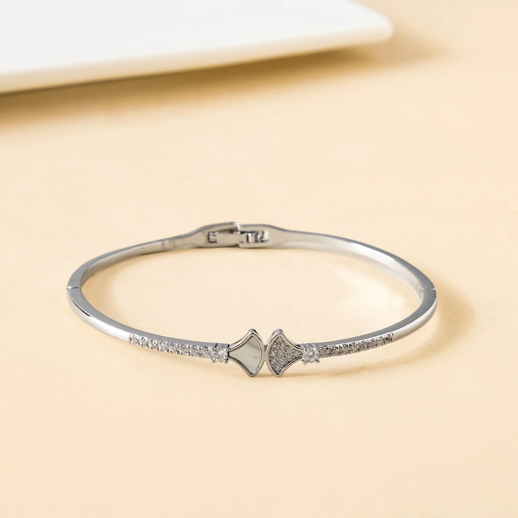 Nautical Glam Seashell Silver Bracelet - Image 6