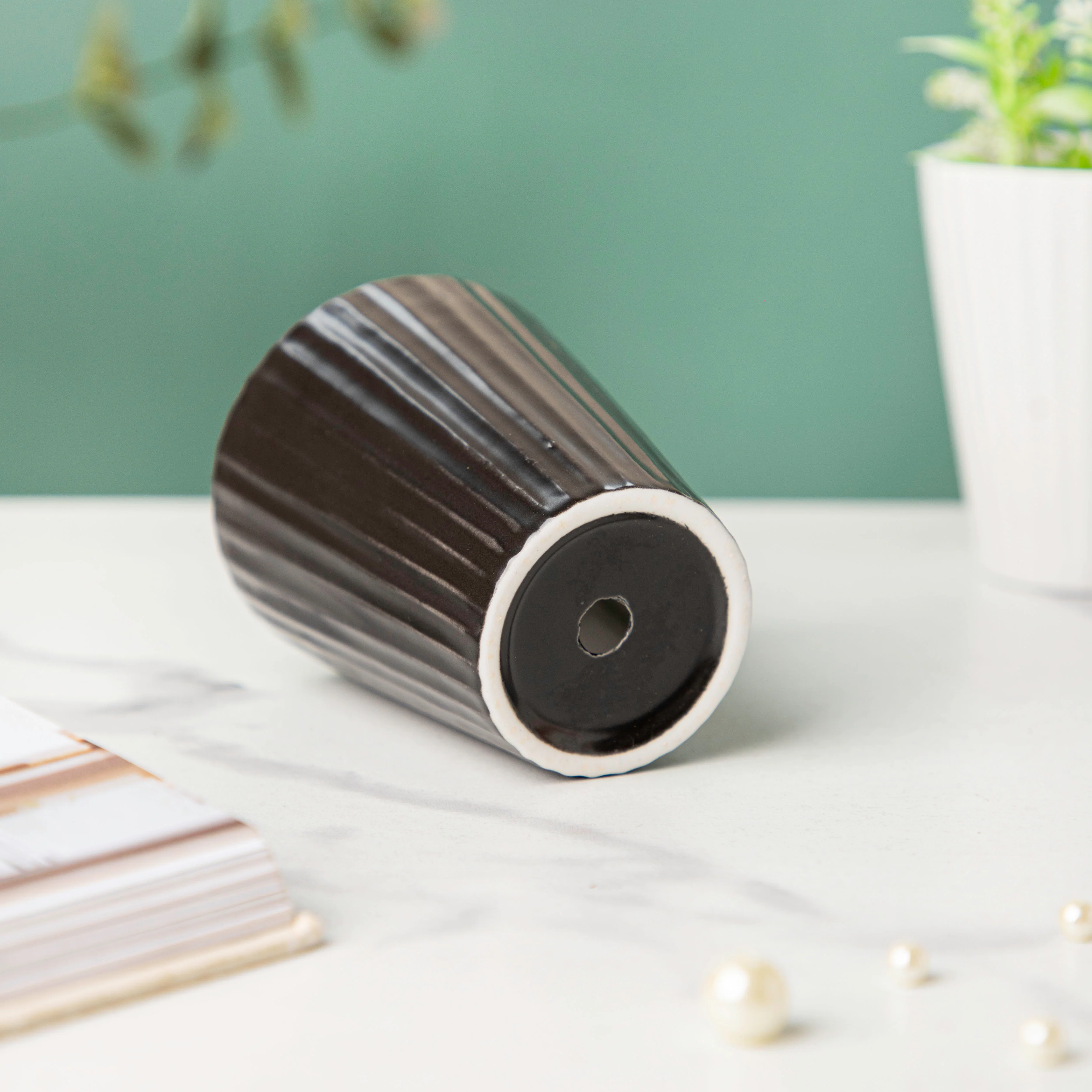 Nordic Black Ribbed Ceramic Planter - Image 4
