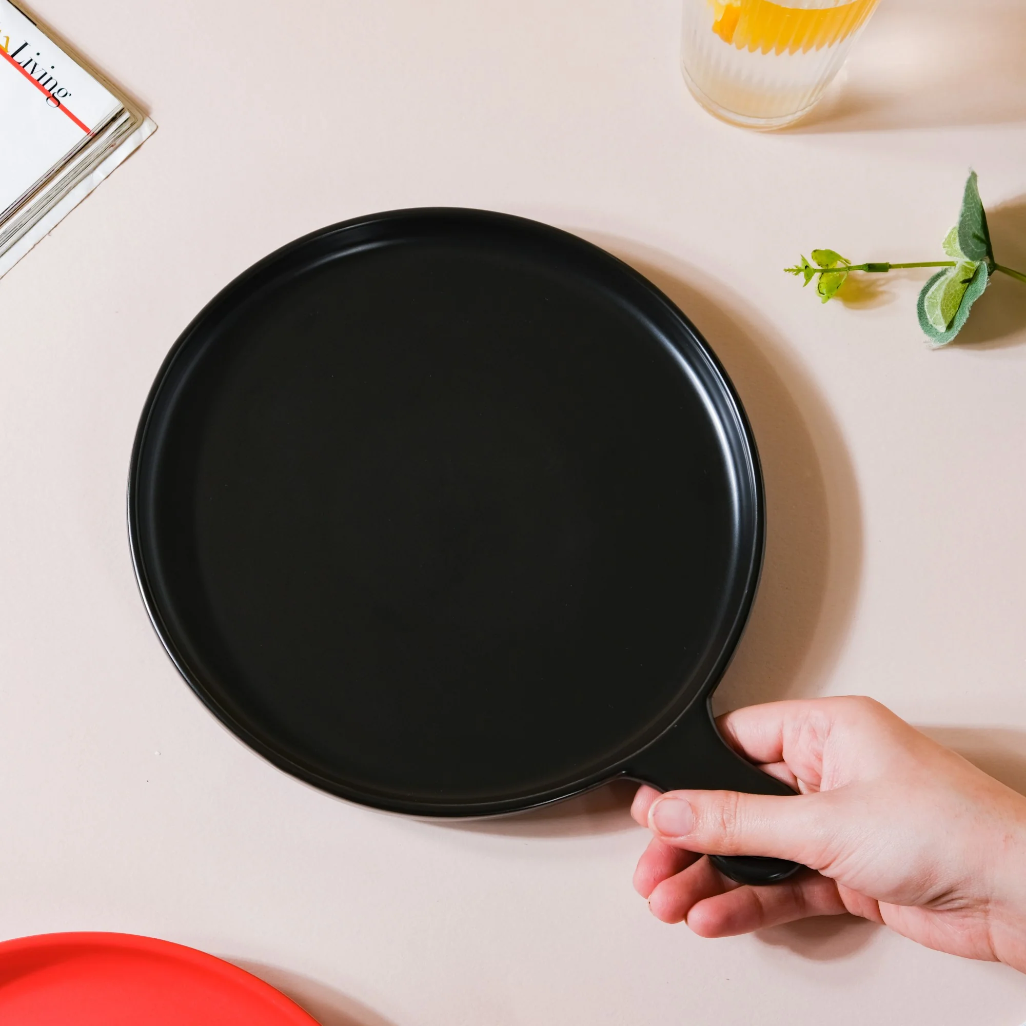 Oven Baking Plate With Handle Black 8 Inch - Image 2