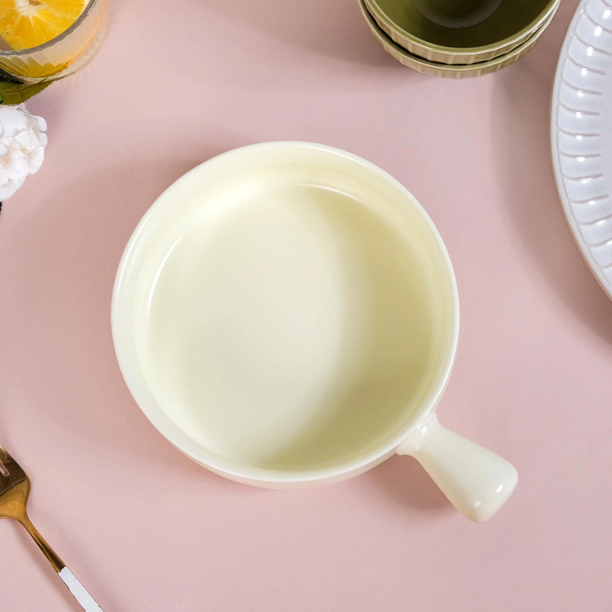 Pastel Yellow Bowl With Handle For Baking And Serving 700ml - Image 6