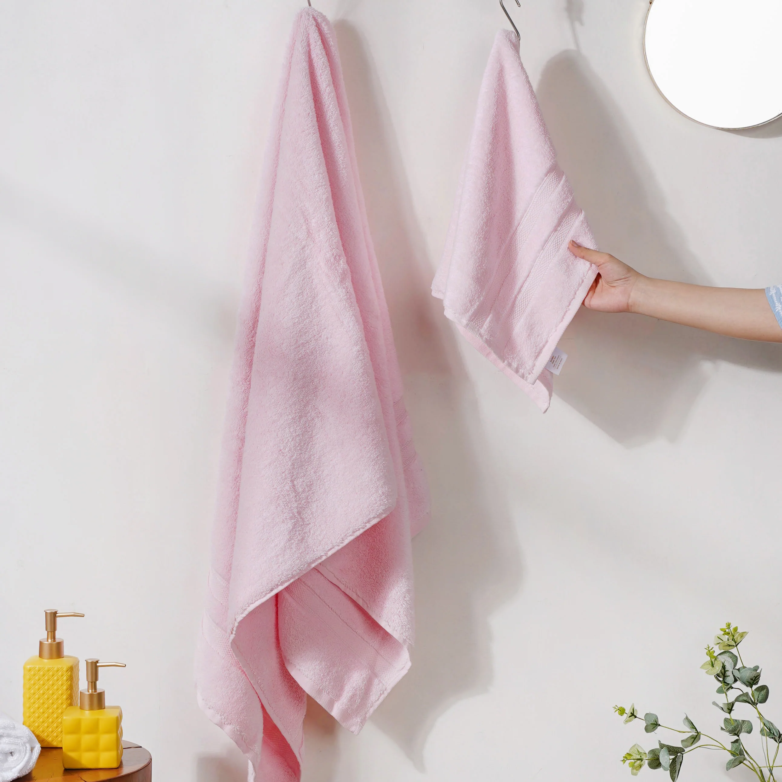 Plushy Luxe Pink 100% Cotton Towel Set of 2 - Image 2