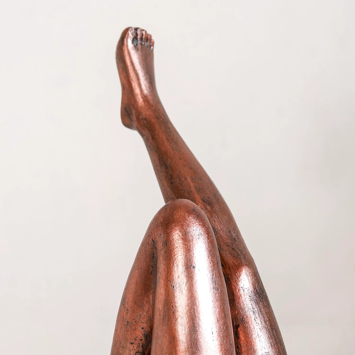 Pop Culture Retro Upturned Legs Bookends - Image 7