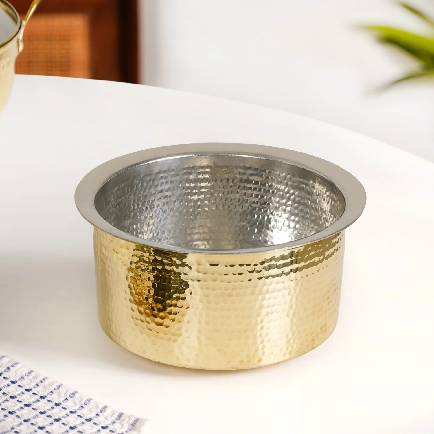 Pure Brass Patila With Lid 2000ml - Image 8
