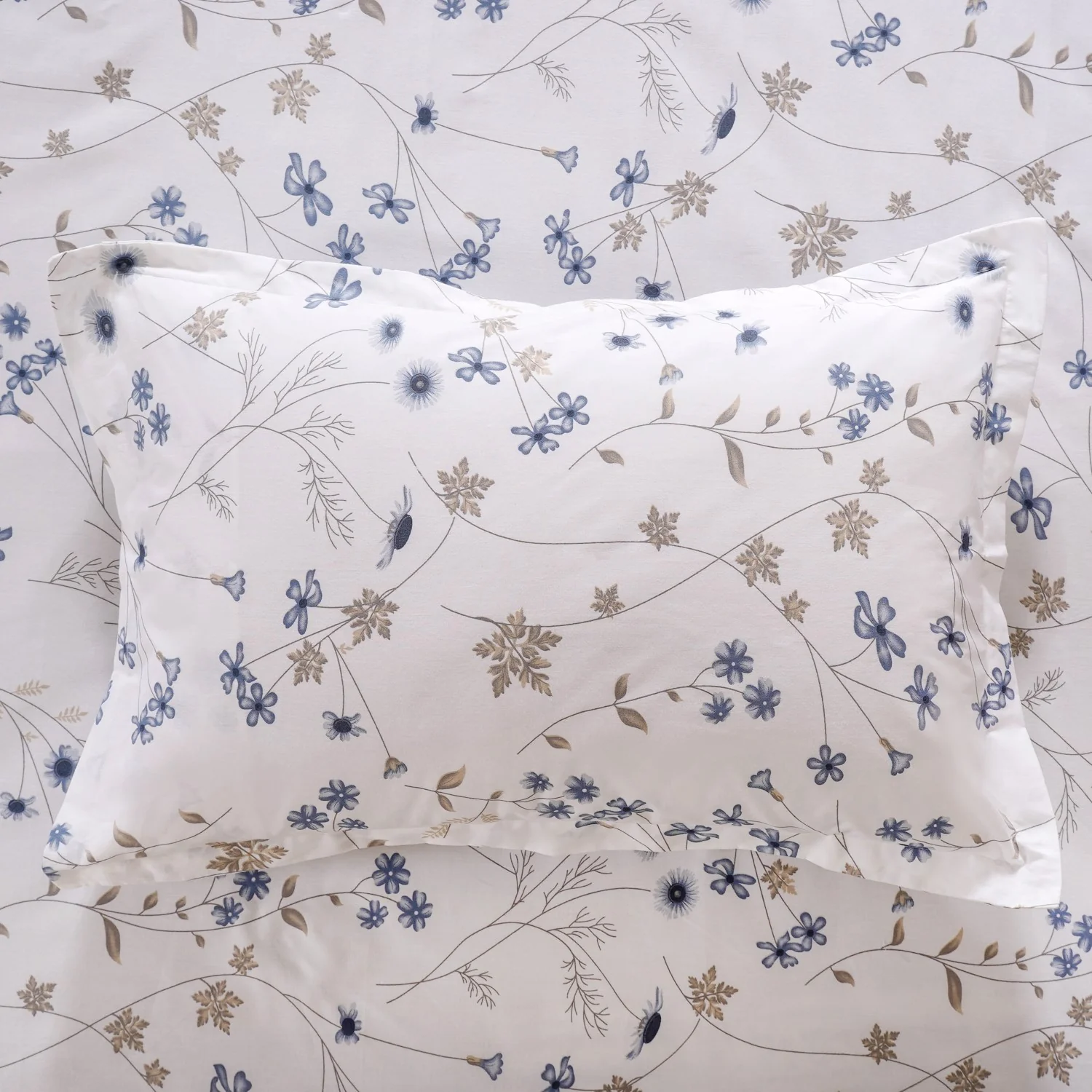 Pure Cotton 180 TC Printed Bedsheet And Pillowcase Set King Size Blue 275x275 cm - Image 3