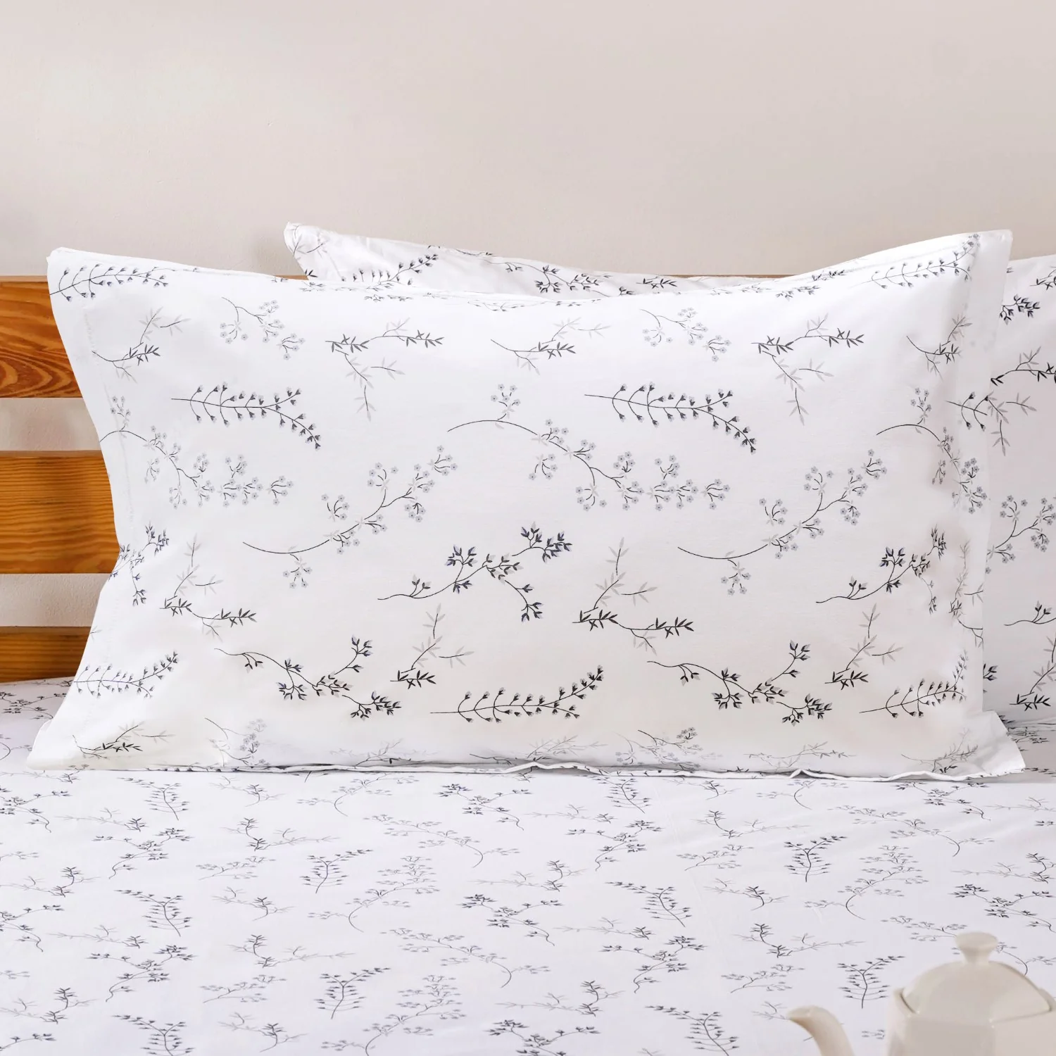 Pure Cotton Bedsheet And Pillowcase Set 180 TC Soothing Soft King Sized 275x275 cm - Image 6