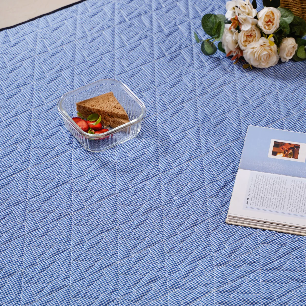 Quilted Foldable Picnic Mat 84x60 Inch - Image 12