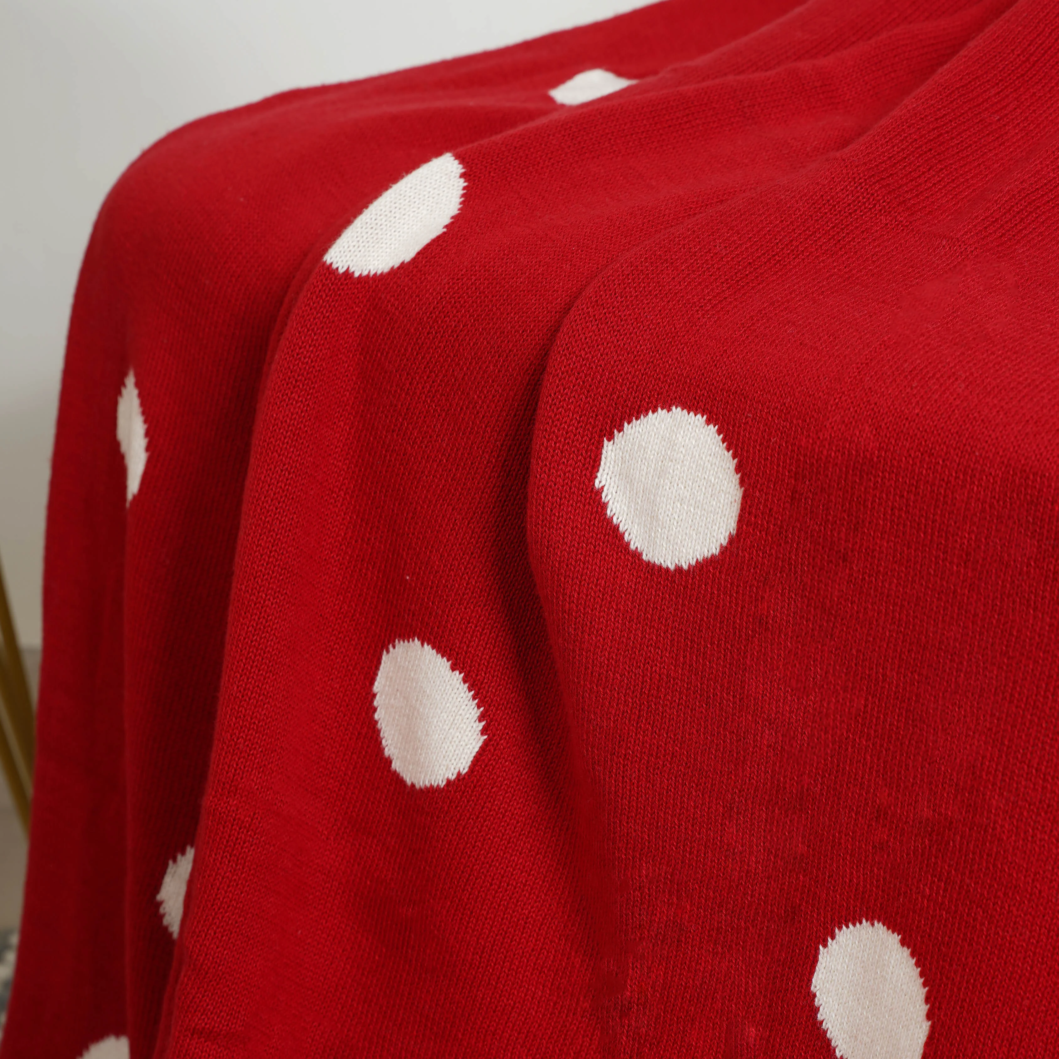 Red Throw - Image 10