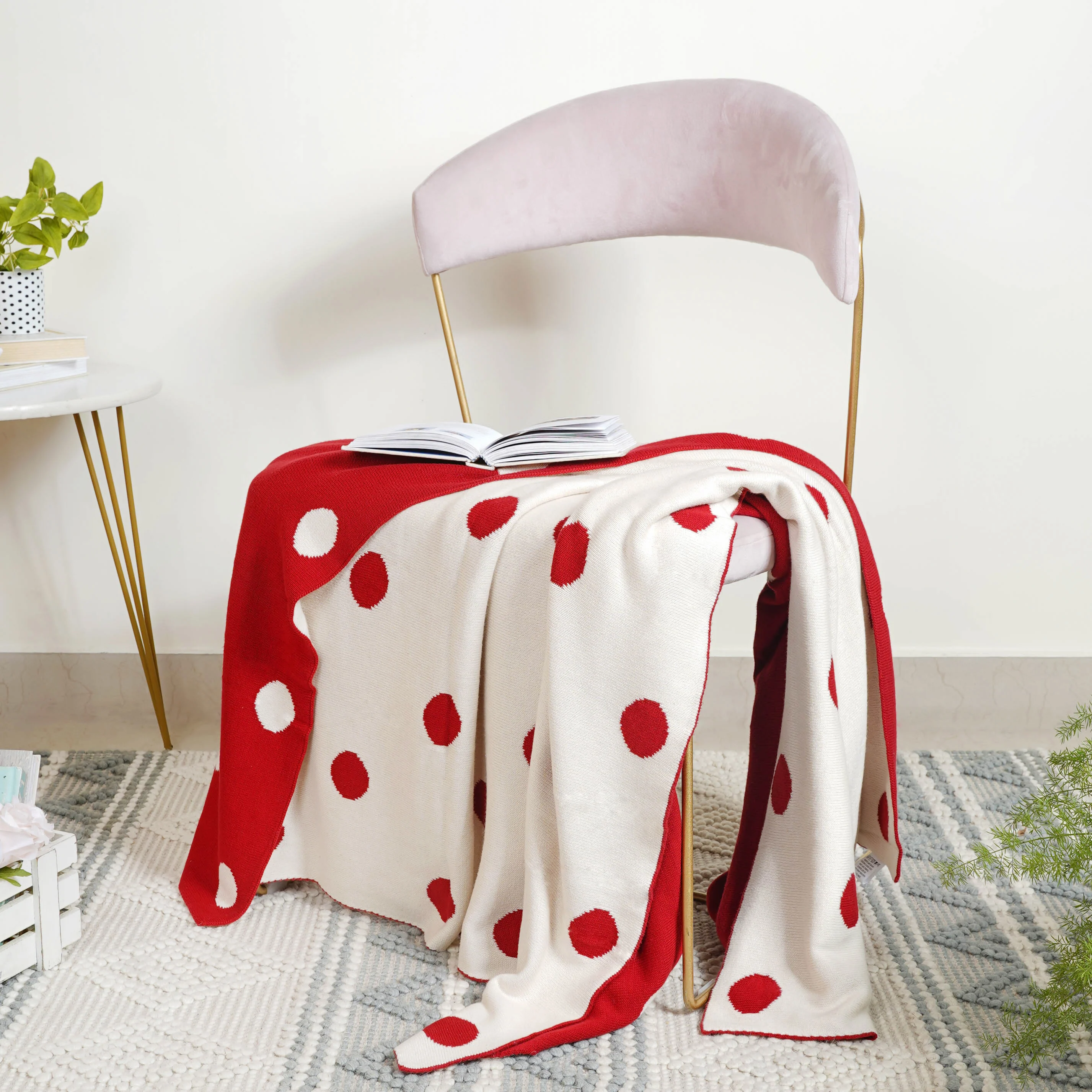 Red Throw - Image 4