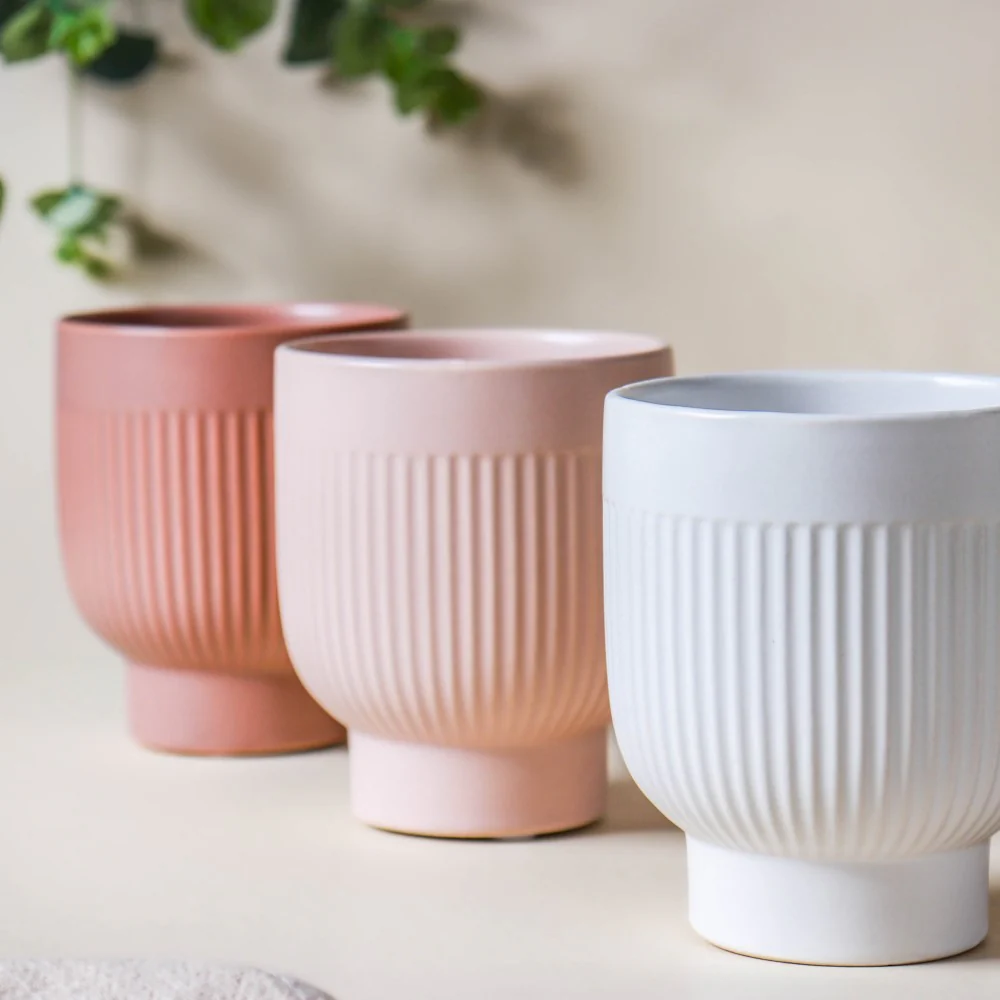 Ribbed Ceramic Vase - Image 4
