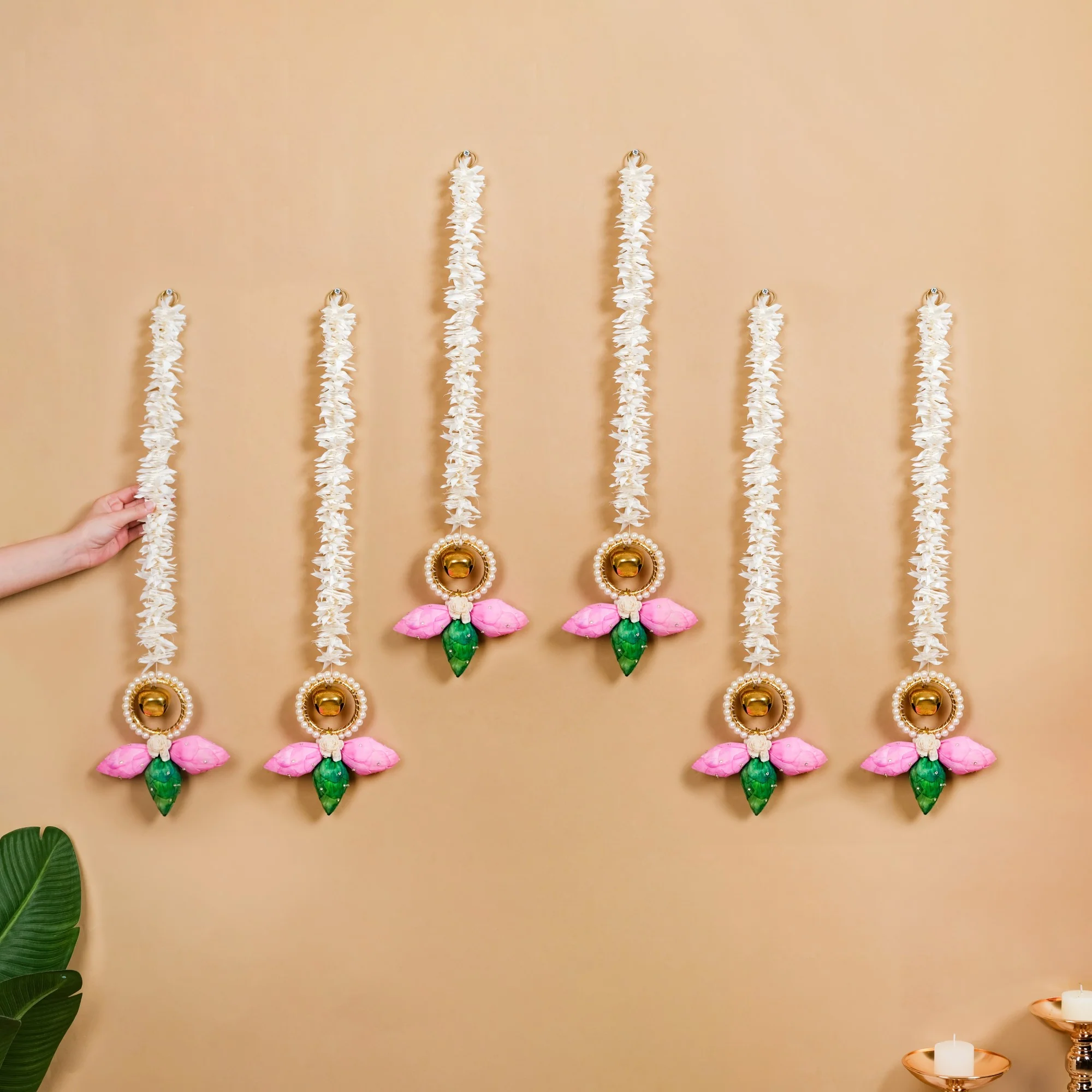 Ring And Bell Sola Flower Wall Hanging Set Of 6 - Image 3