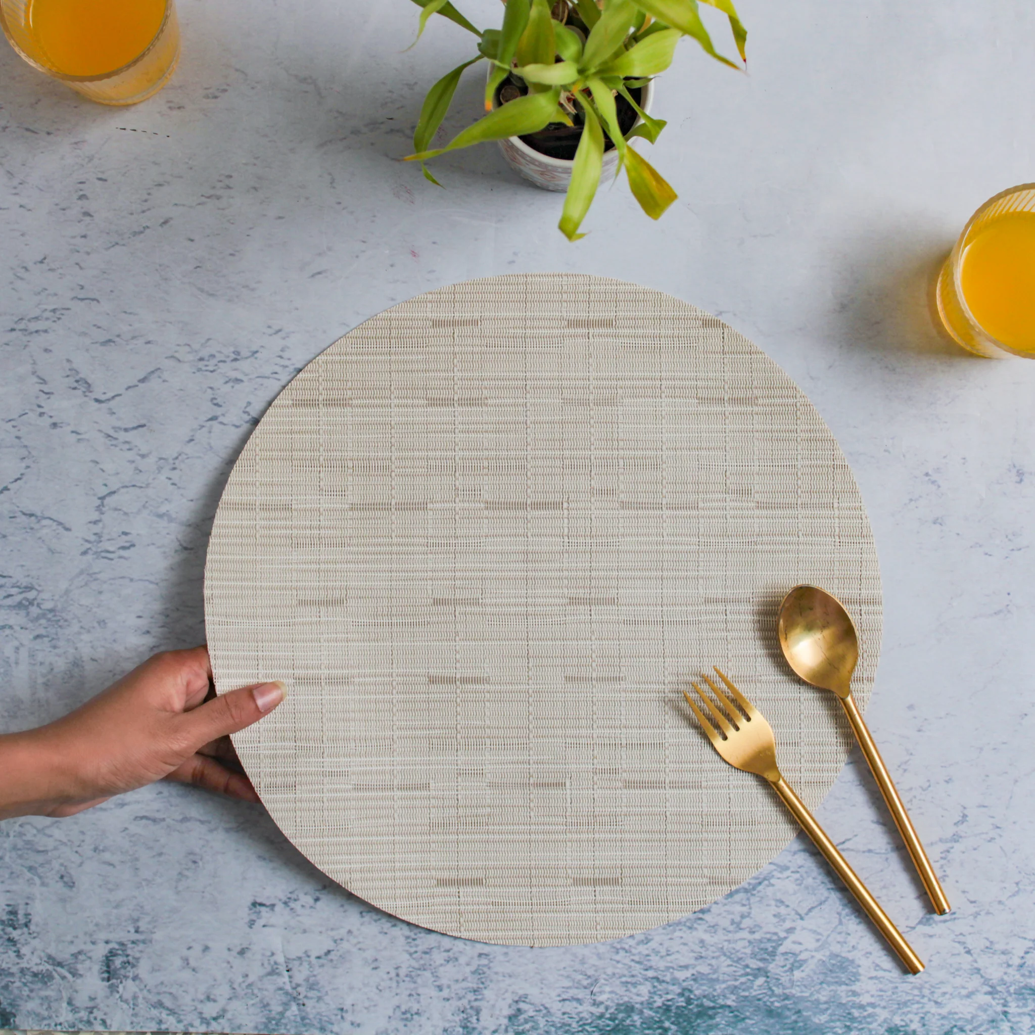 Round Placemat Cream Set of 4 - Image 4