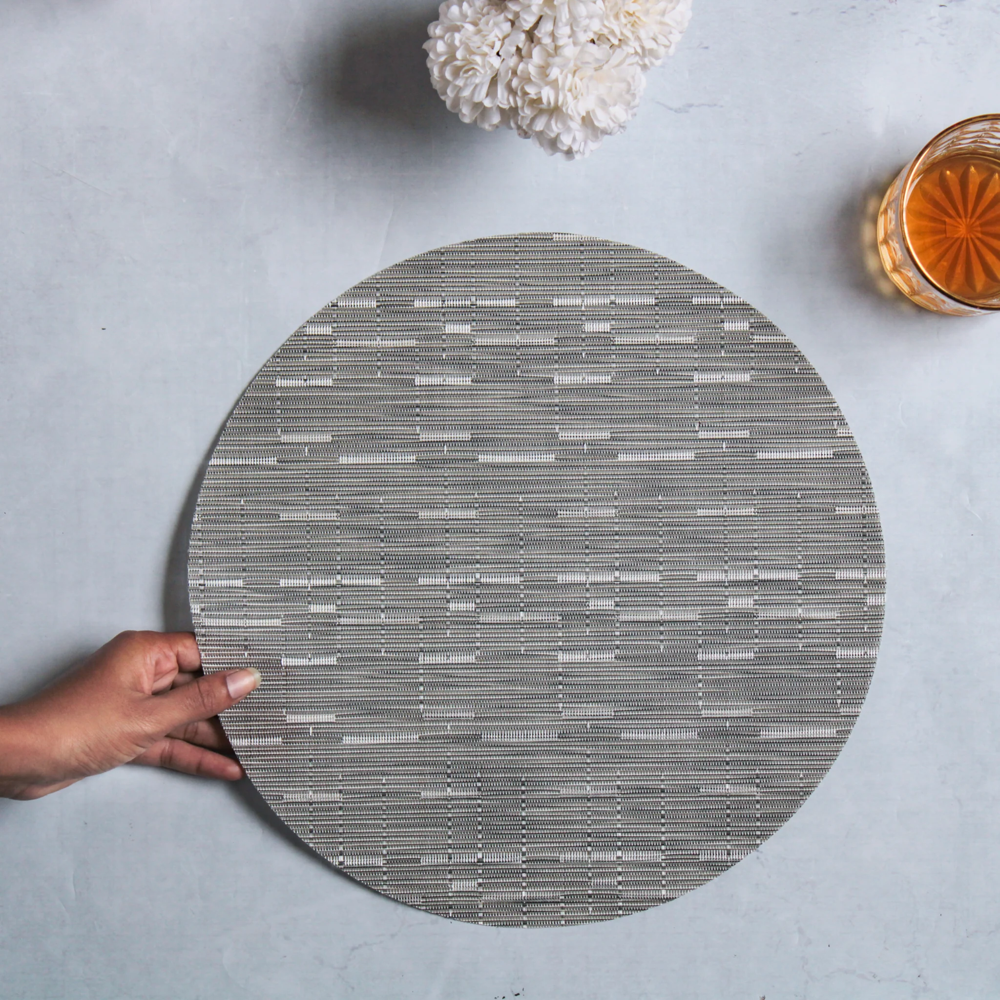 Round Placemat Grey White Set of 4 - Image 3