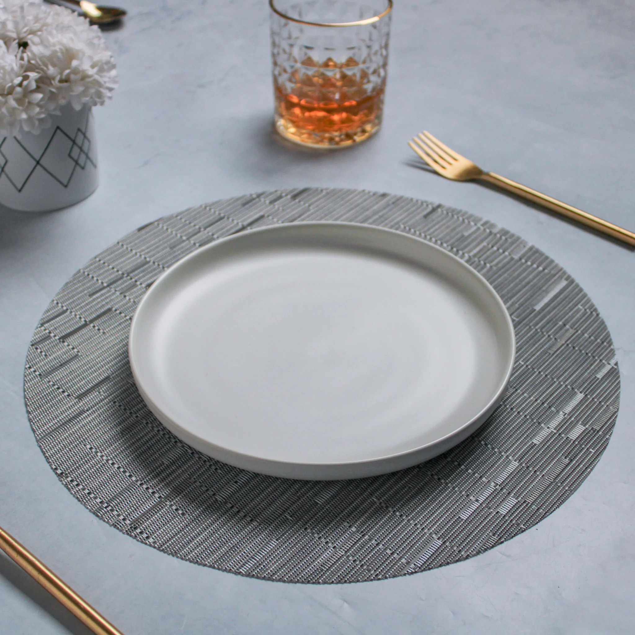 Round Placemat Grey White Set of 4 - Image 8