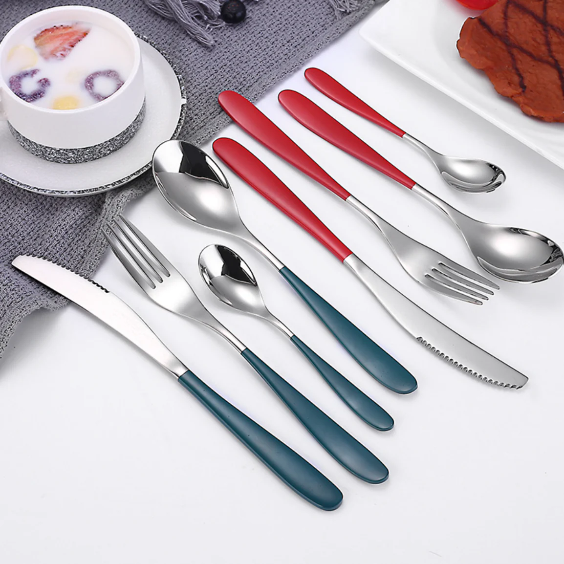 Royal Cutlery Set - Image 4